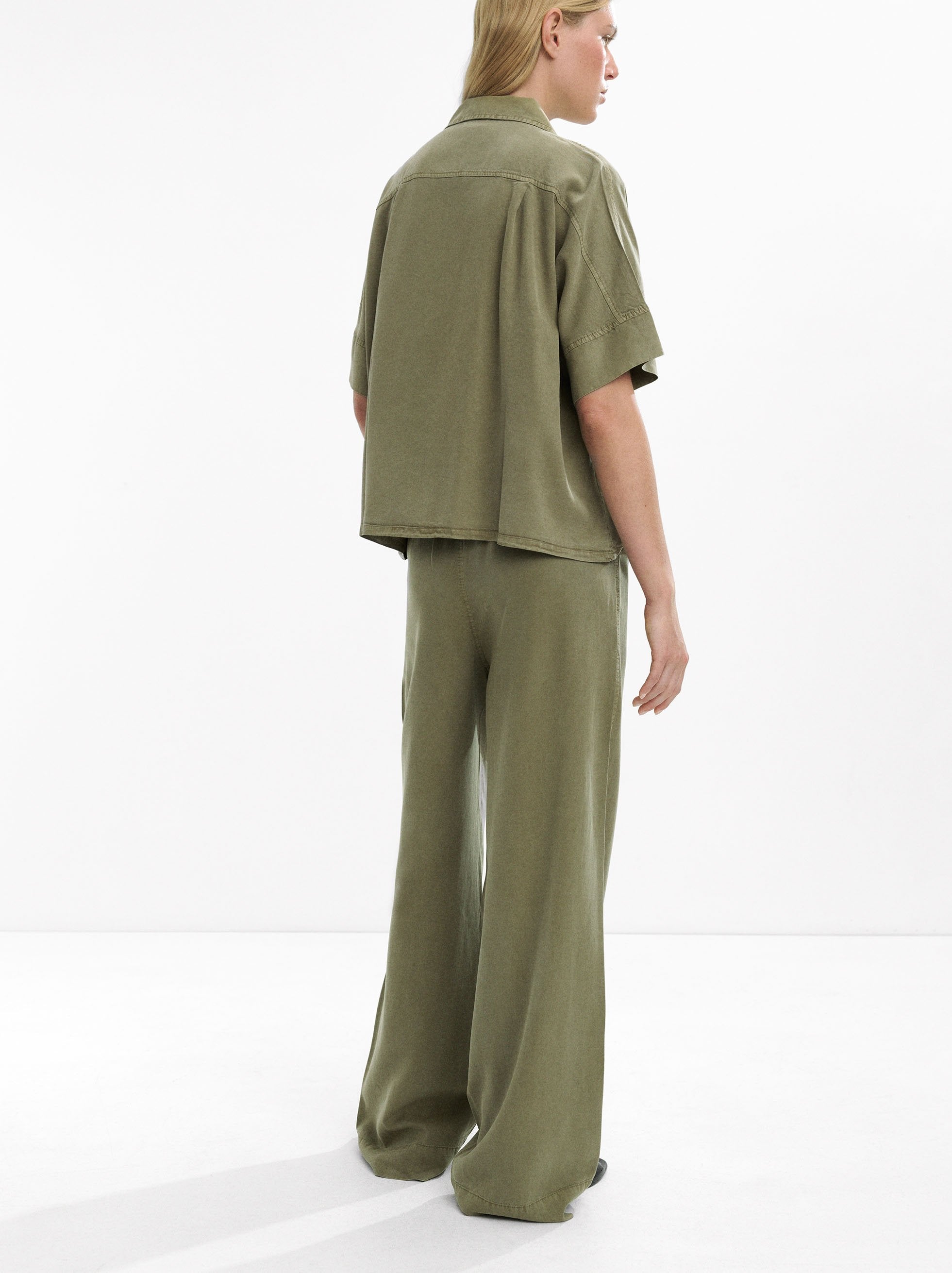 Pantalón Fluido Con Cintura Elástica