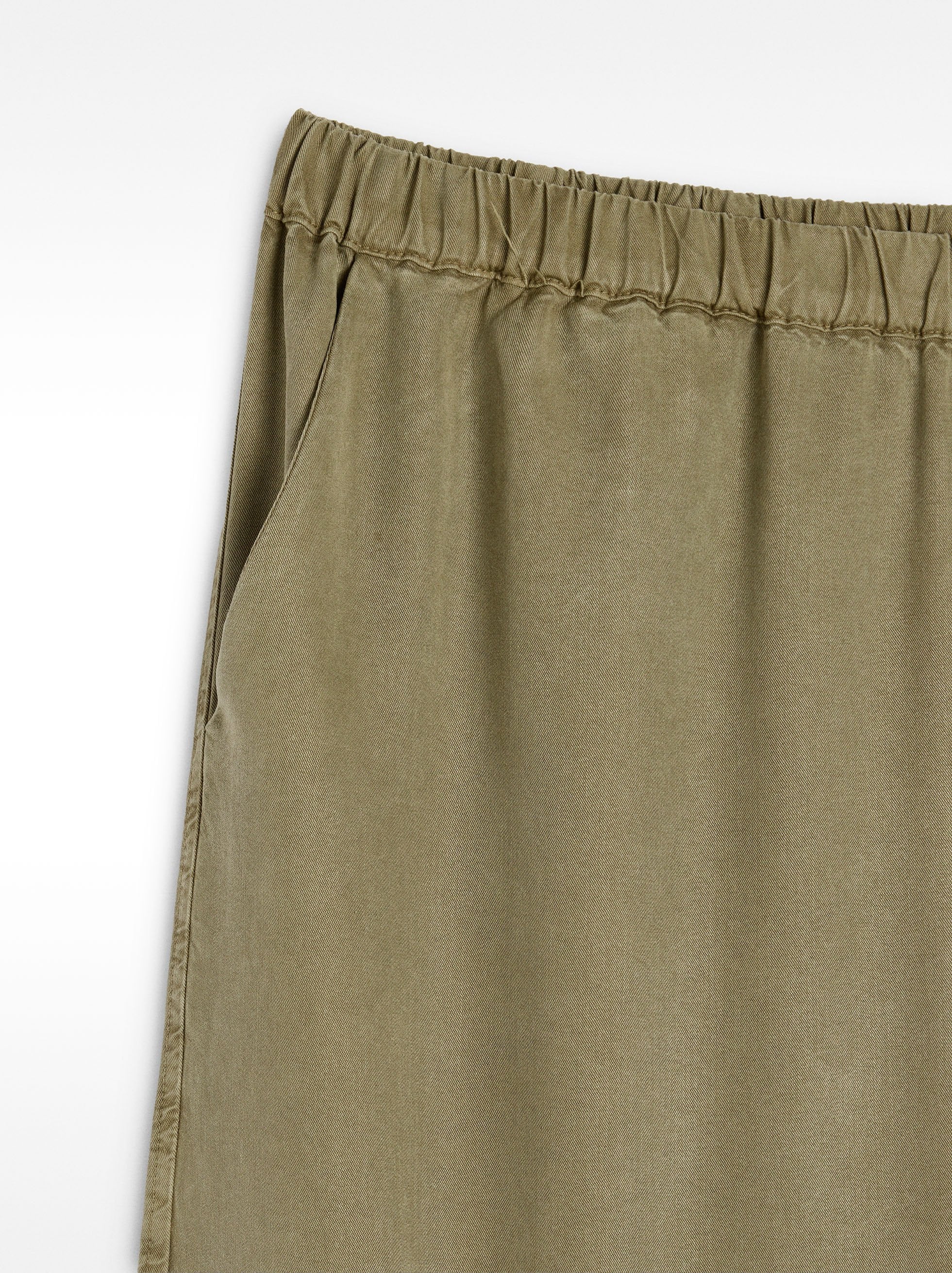 Pantalón Fluido Con Cintura Elástica