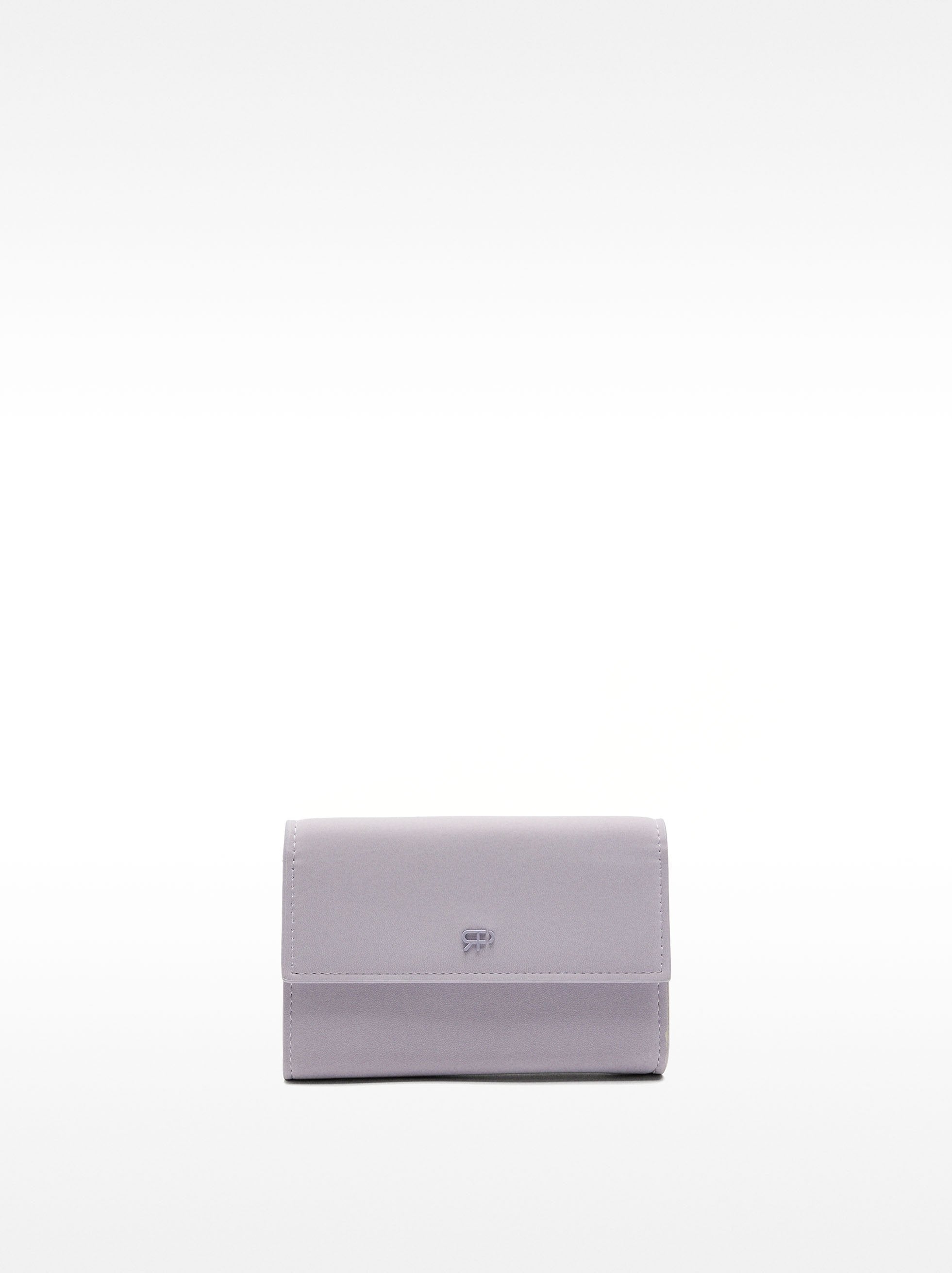 Cartera Con Solapa De Textura Suave