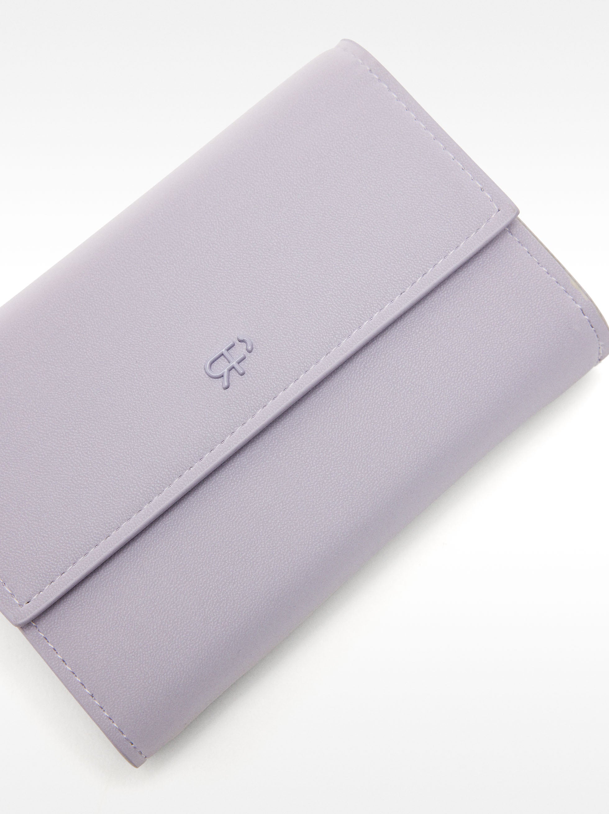 Cartera Con Solapa De Textura Suave