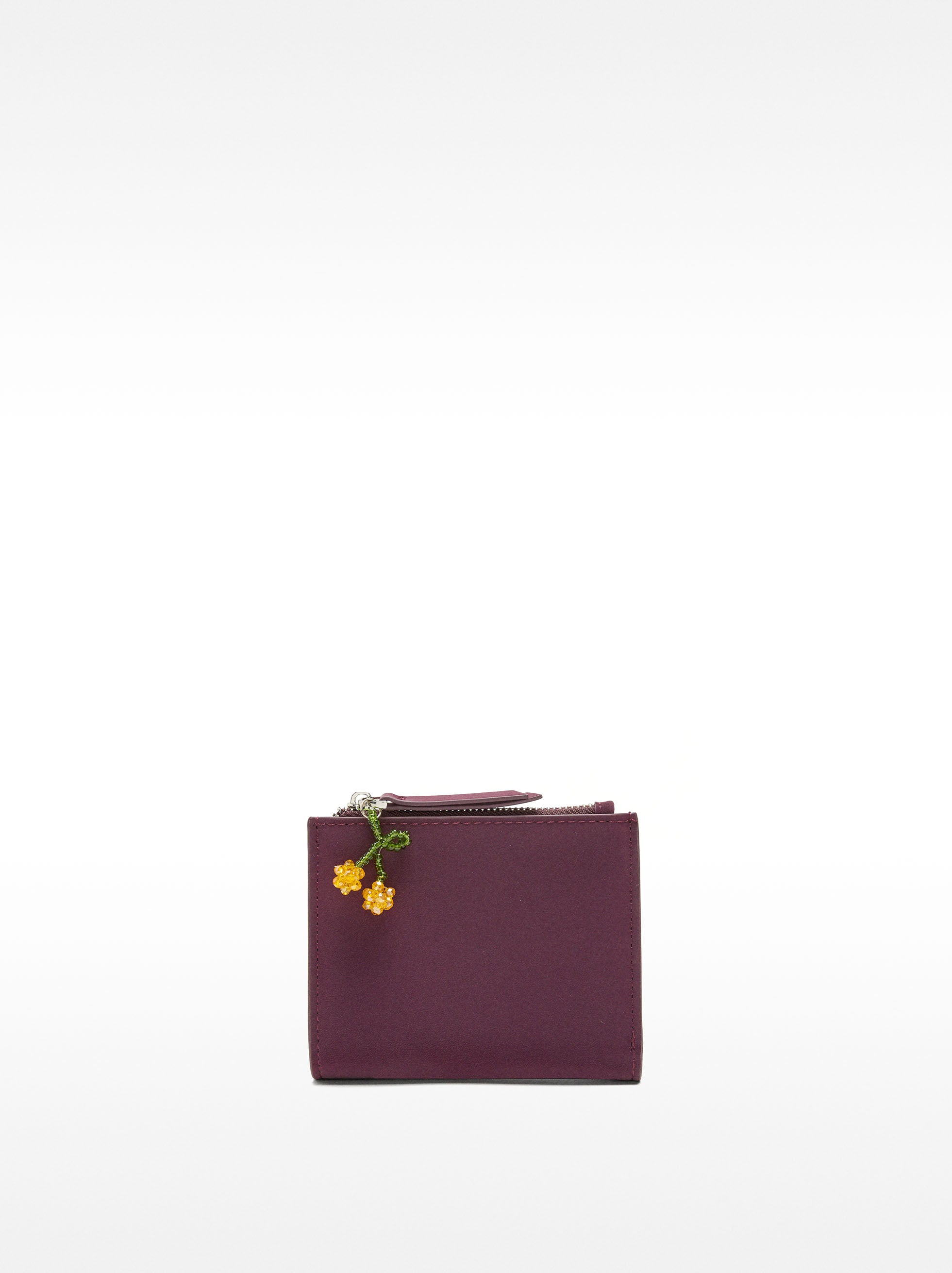 Cartera Con Textura Suave Y Charm Floral