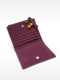 Cartera Con Textura Suave Y Charm Floral