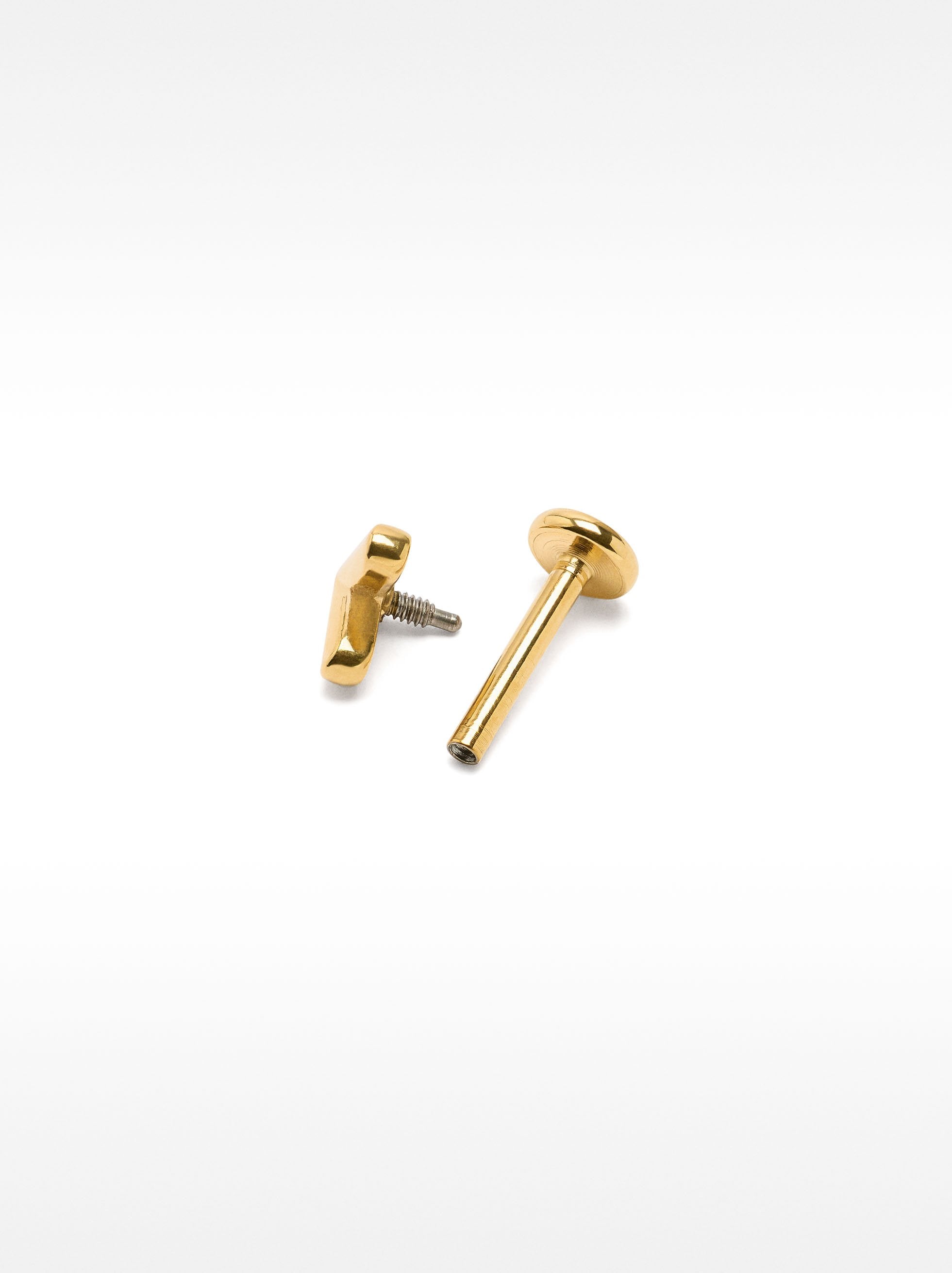 Piercing De Oreja Con Triángulo – Acero Inoxidable