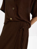 Pantalón Con Cruce Y Textura