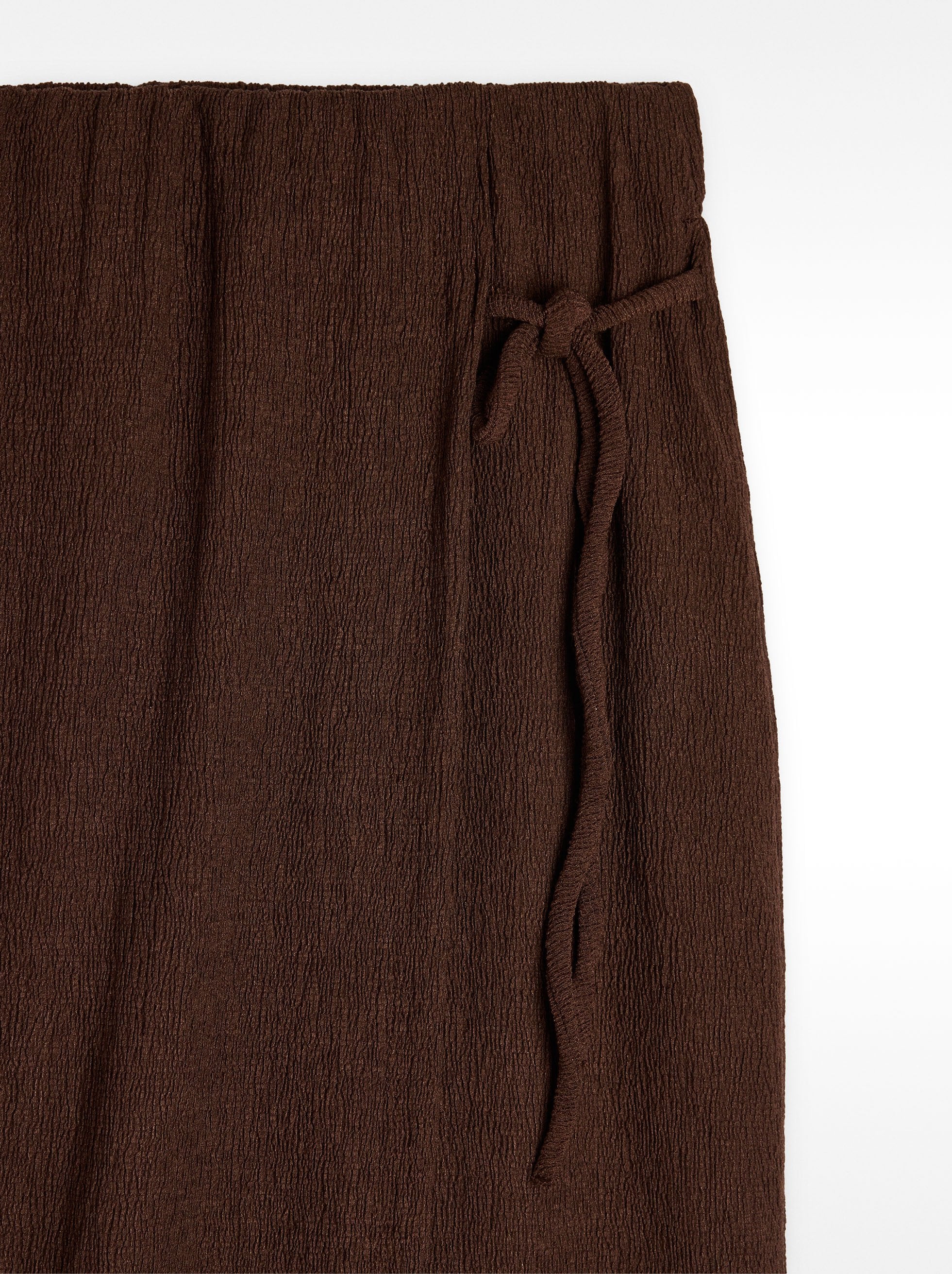 Pantalón Con Cruce Y Textura