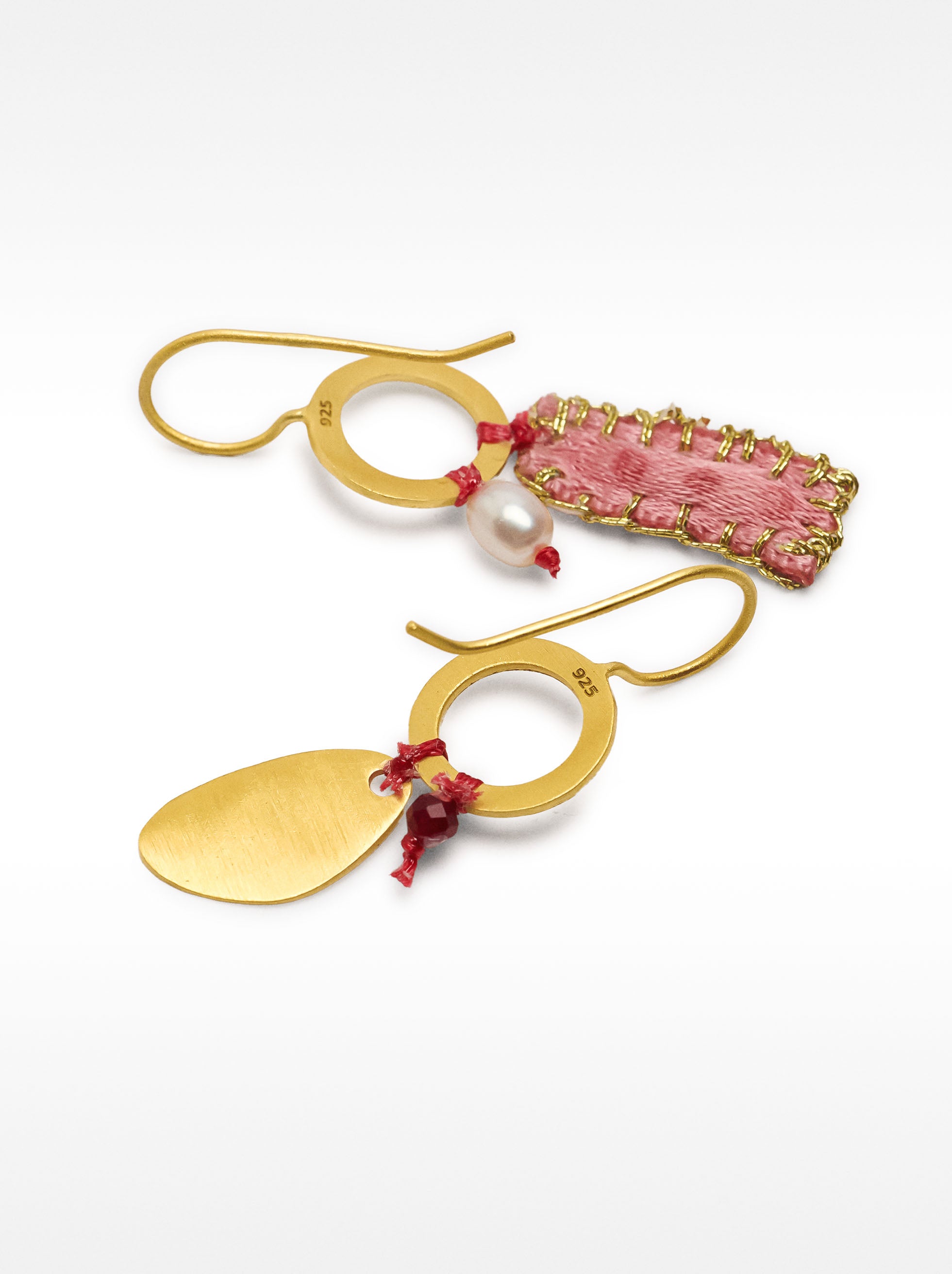 Pendientes Asimétricos Con Perla De Agua Dulce - Plata De Ley 925