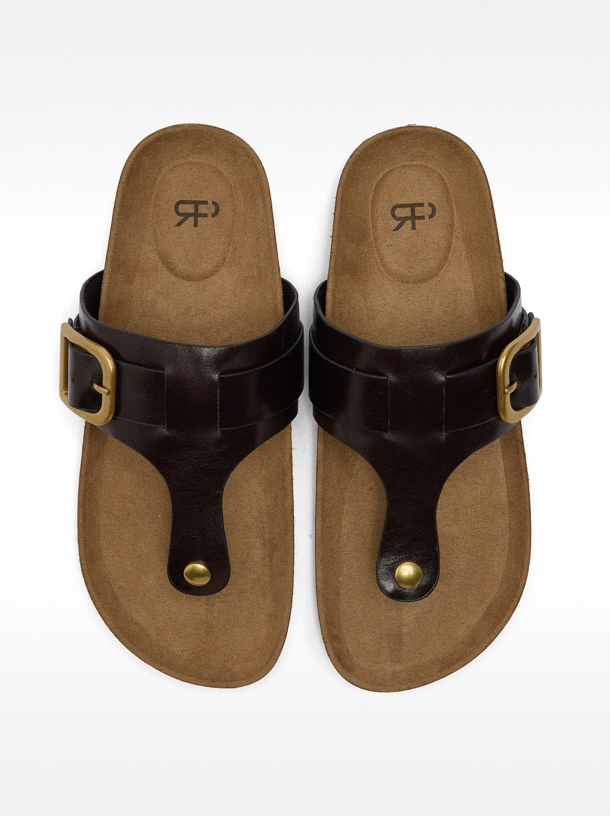 Sandalias Rasas De Piel Con Hebilla