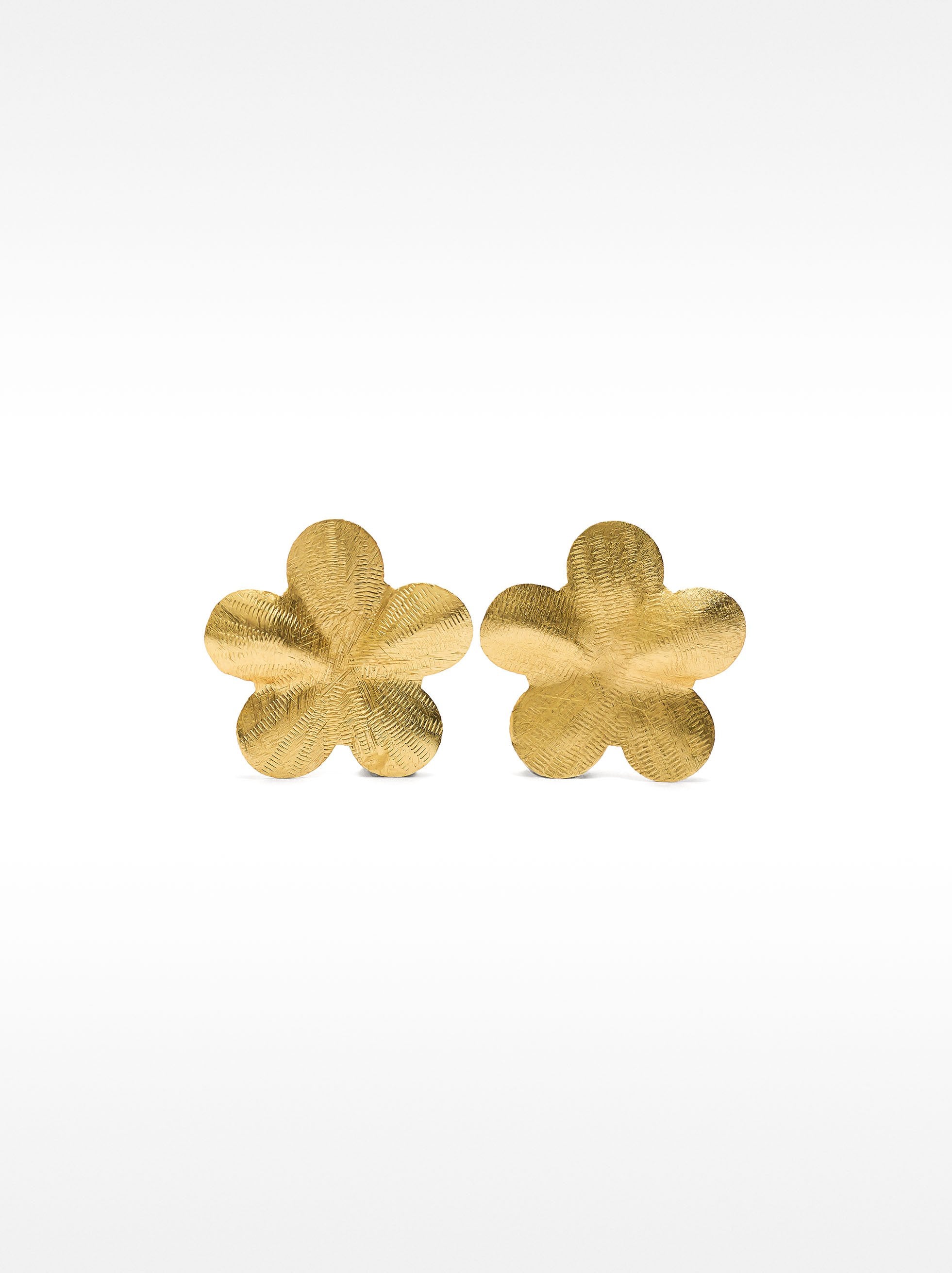 Pendientes Cortos Con Flor