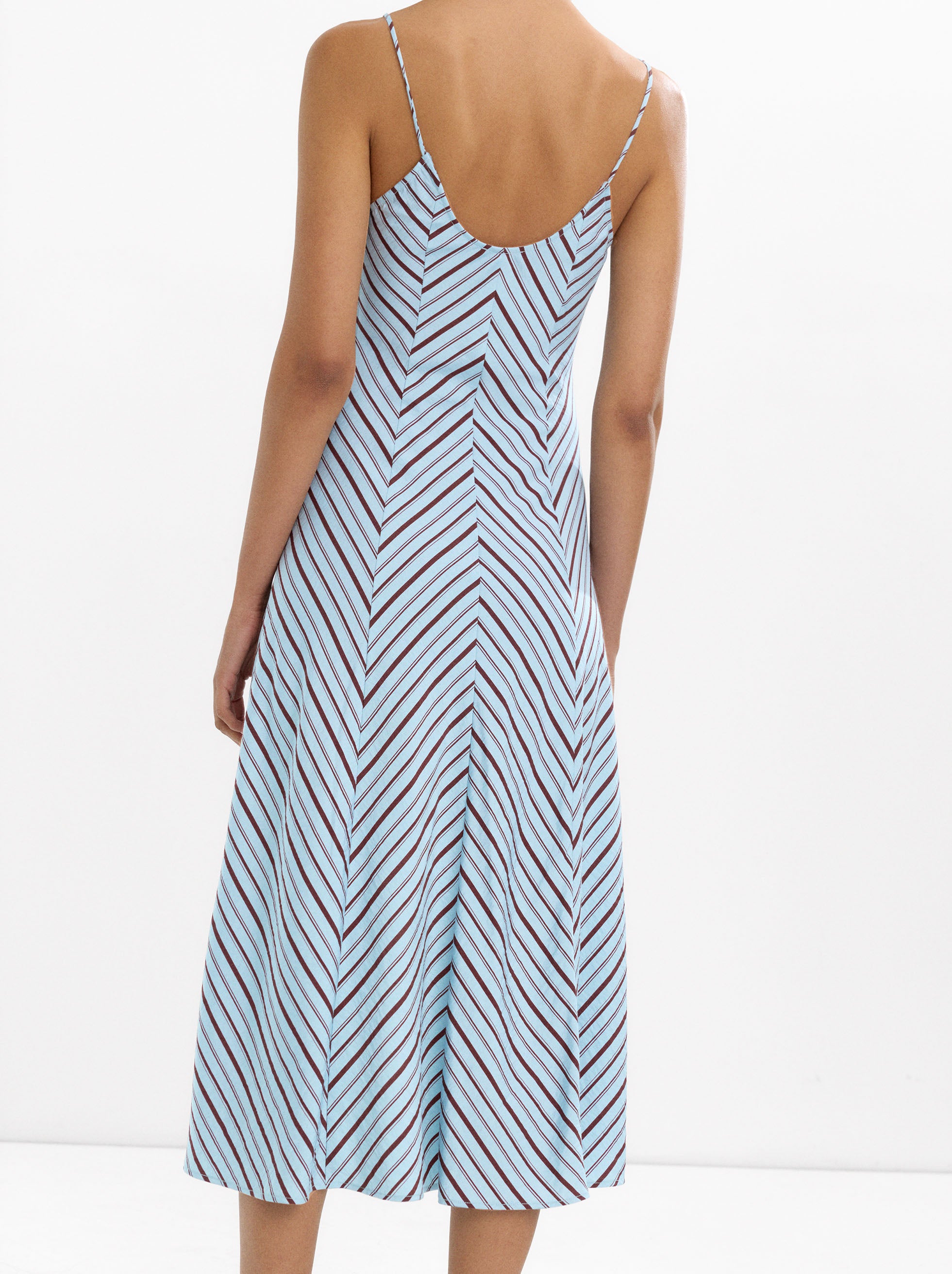 Vestido Midi A Rayas Con Tirantes