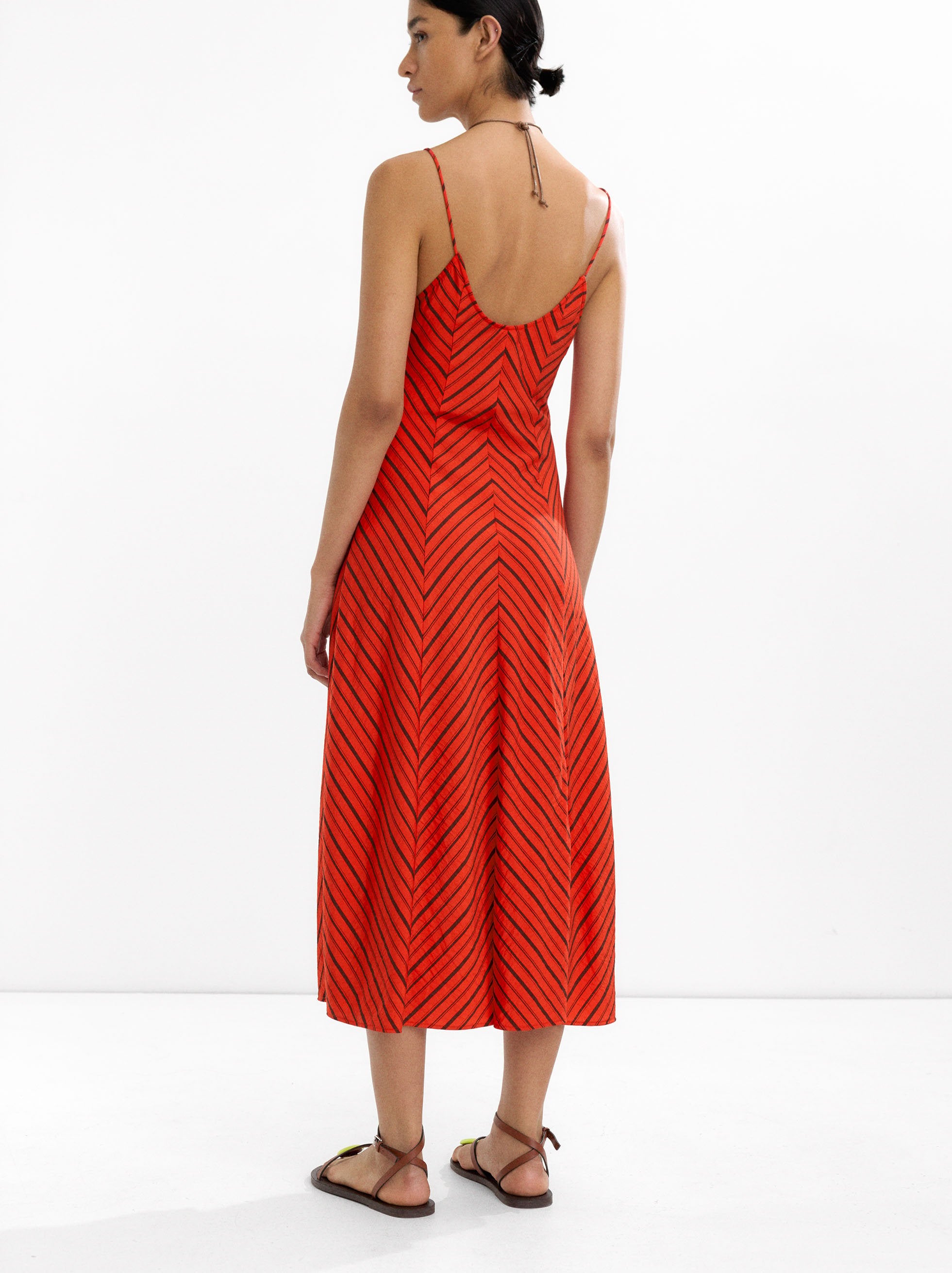 Vestido Midi A Rayas Con Tirantes