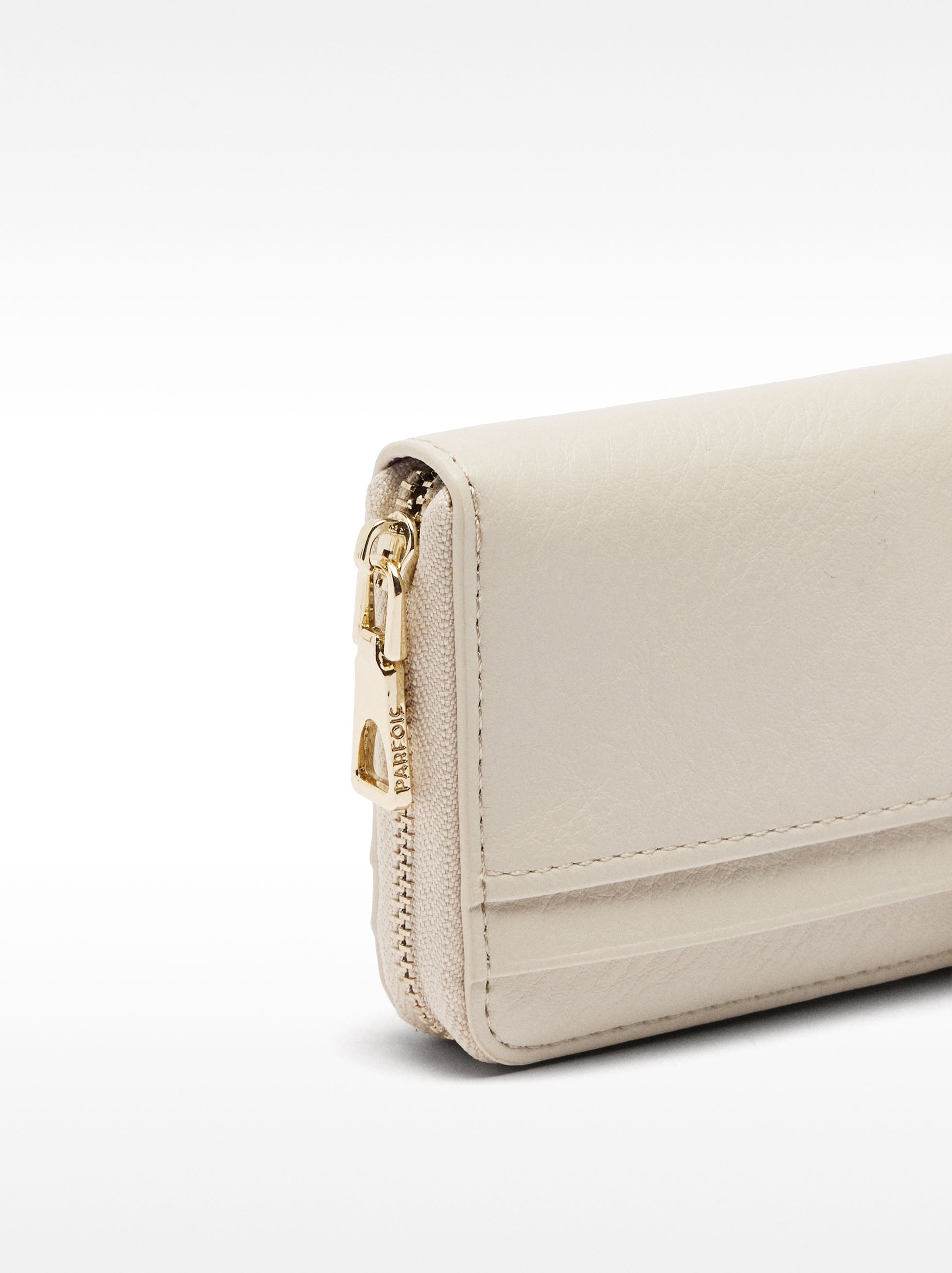 Cartera Básica Con Textura