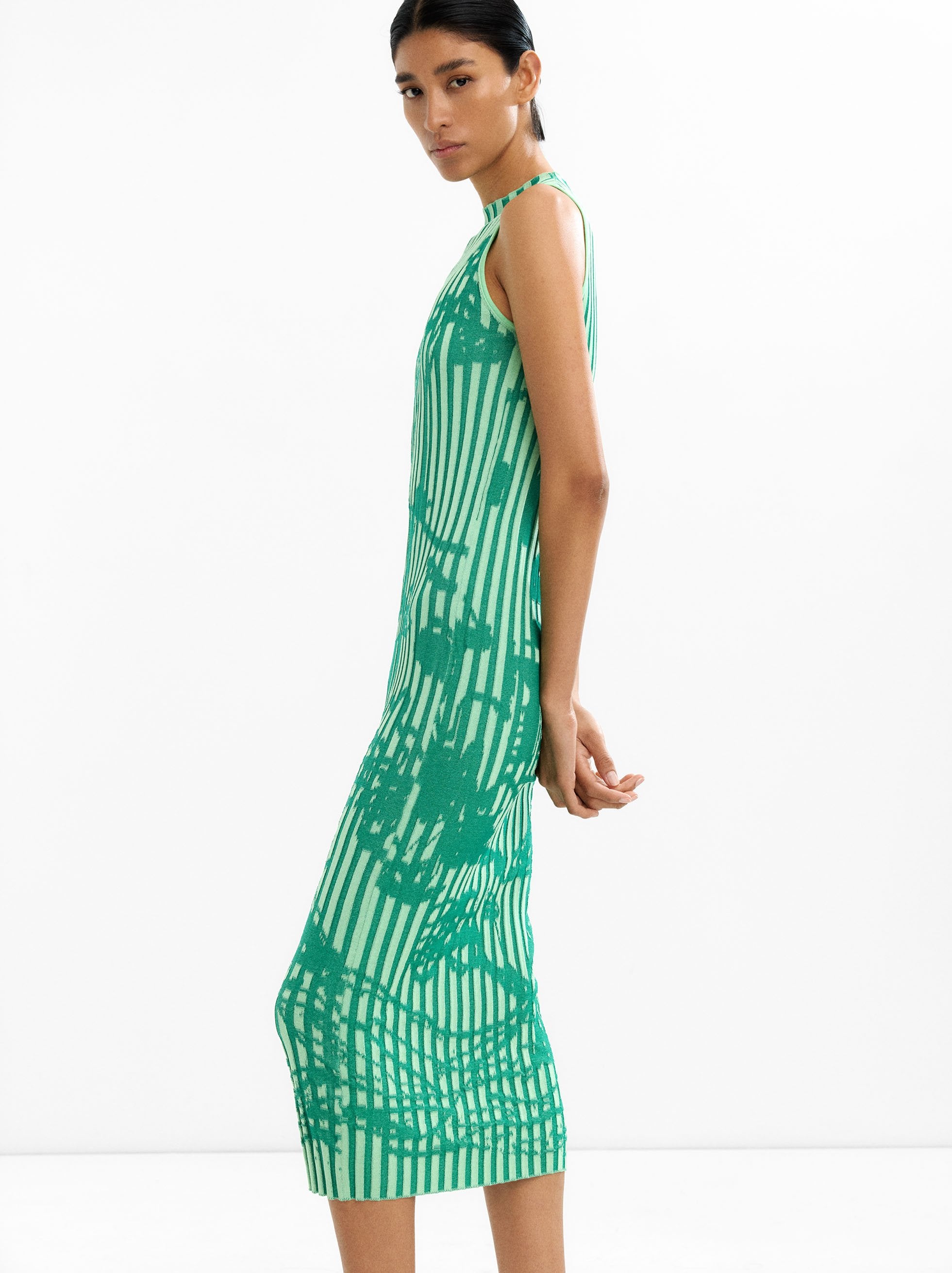 Vestido De Punto A Rayas Con Estampado