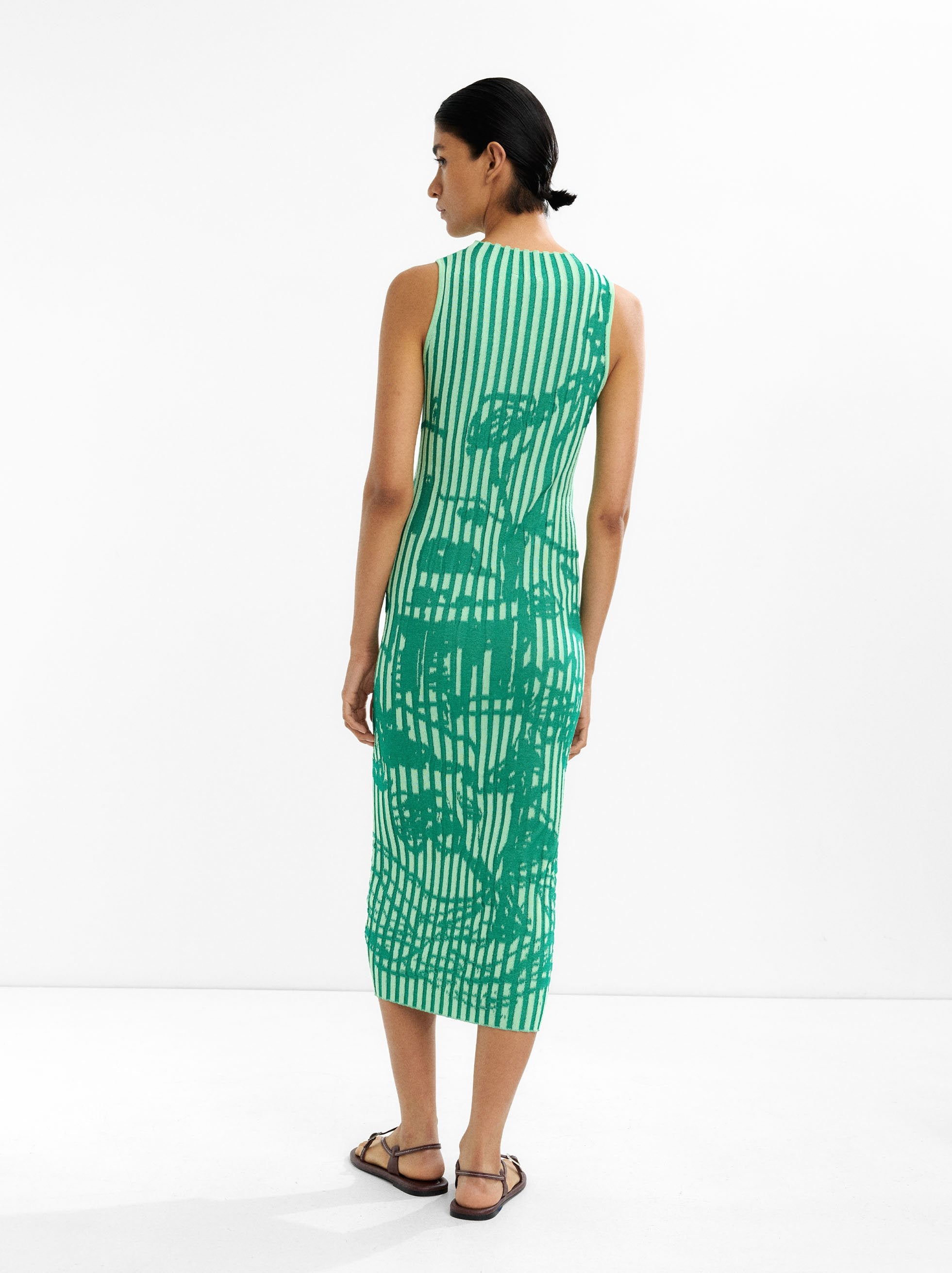 Vestido De Punto A Rayas Con Estampado