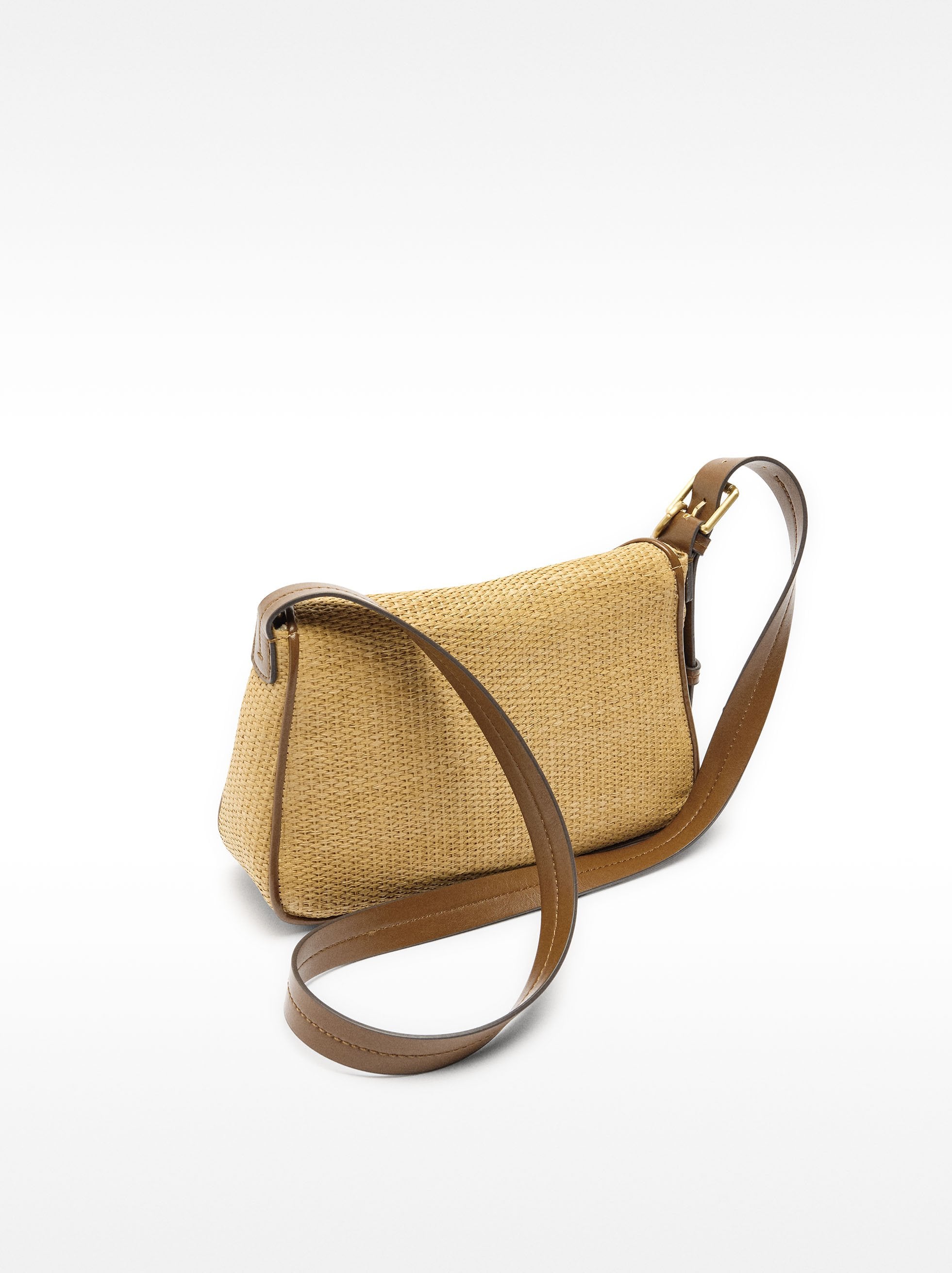 Bolso Bandolera De Efecto Rafia Con Solapa