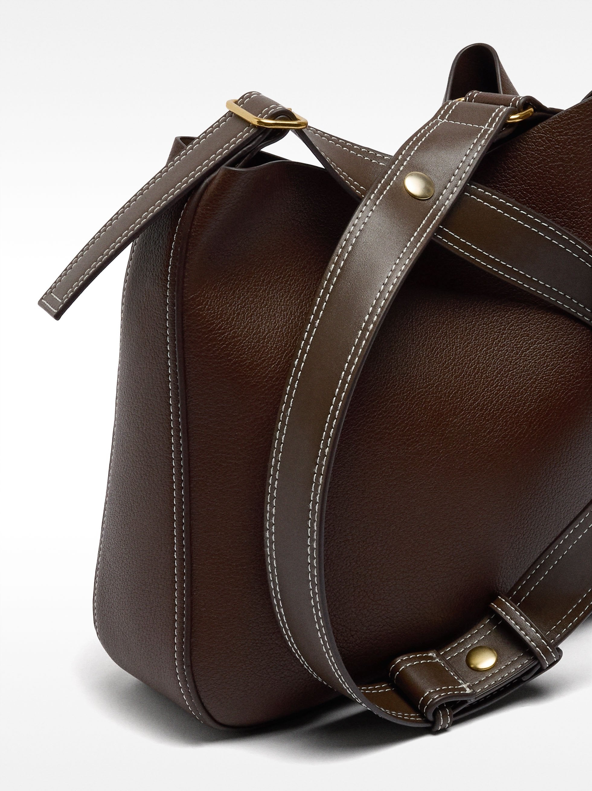 Bolso De Hombro Con Textura