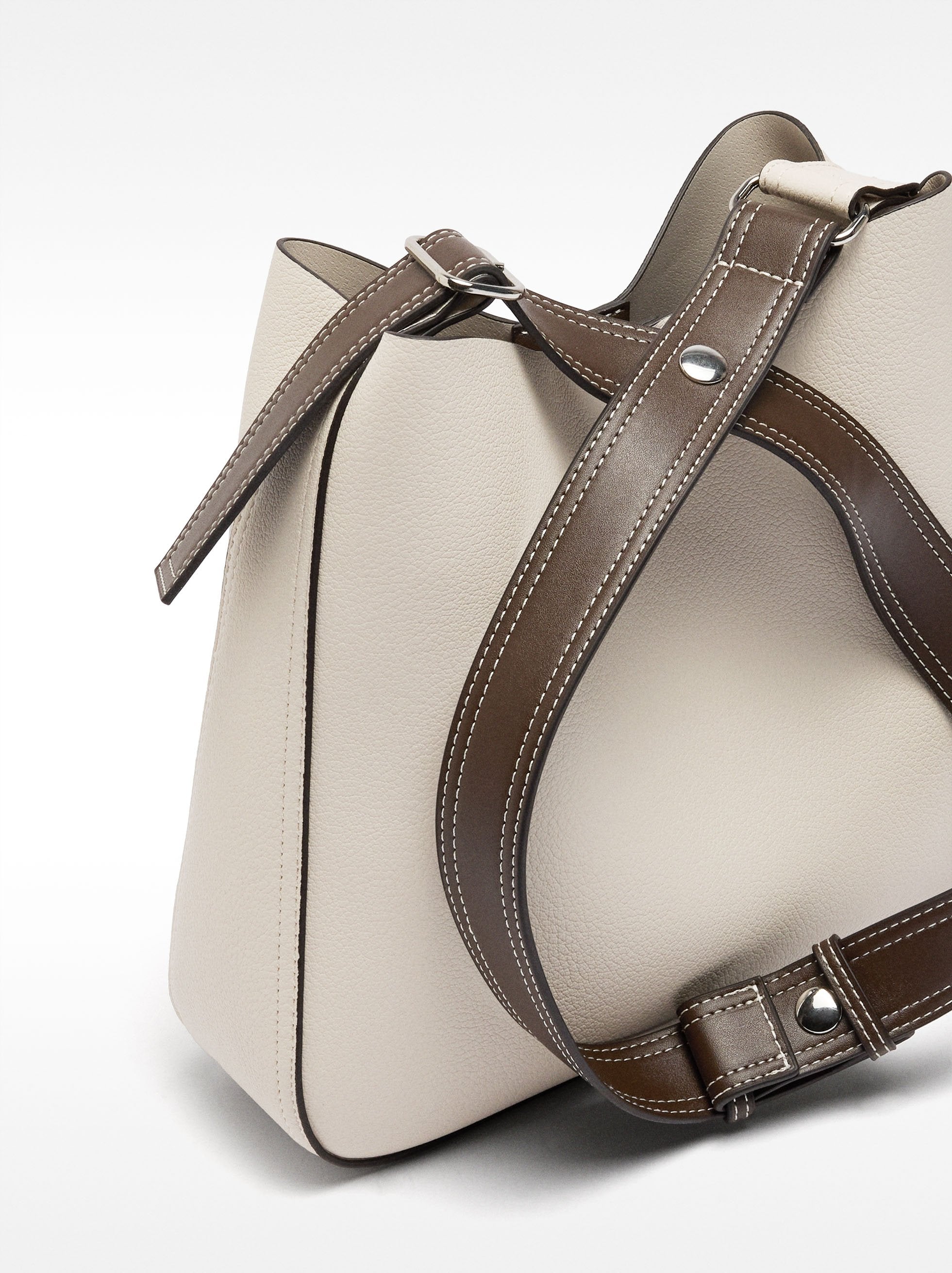 Bolso De Hombro Con Textura