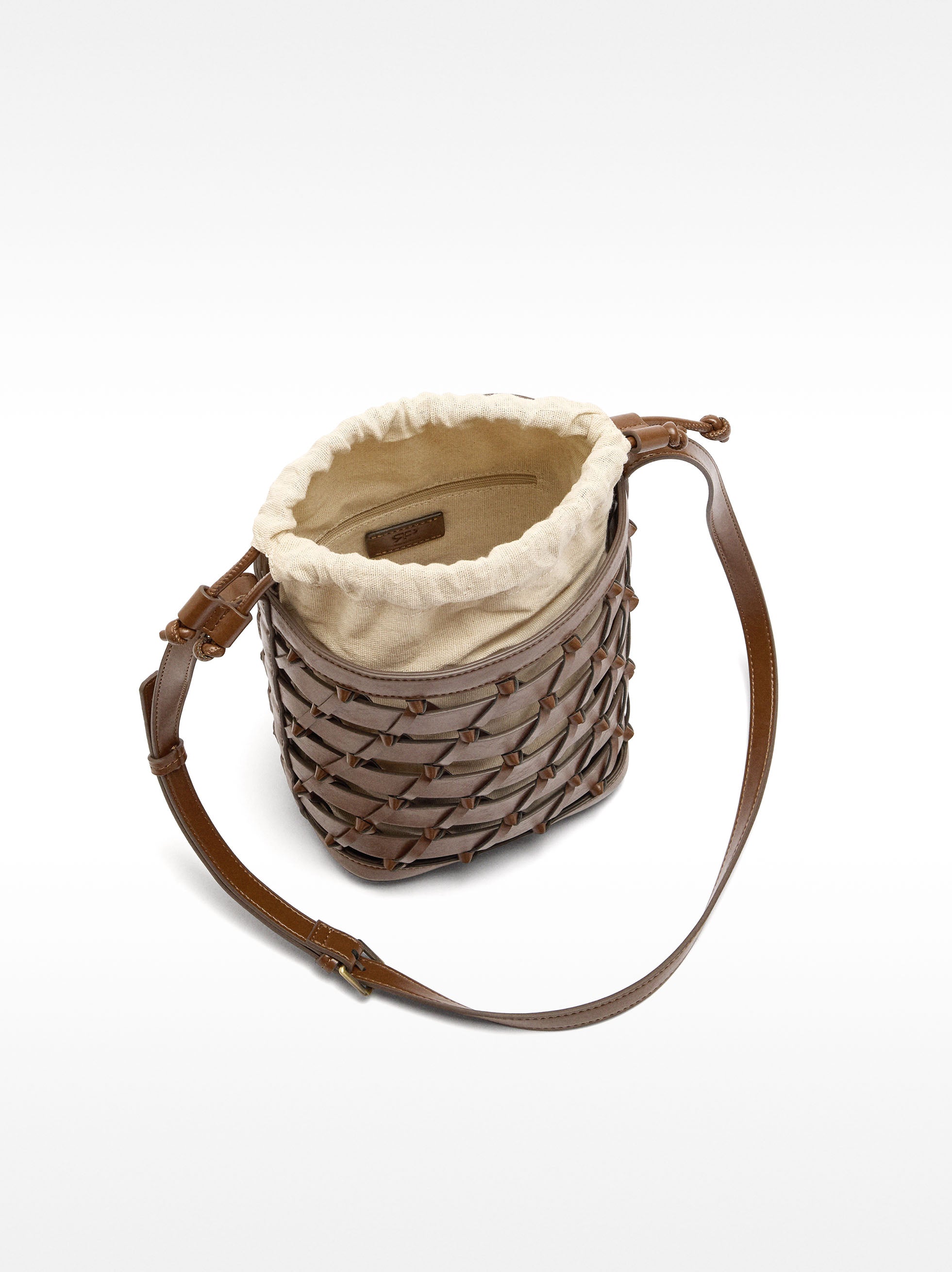 Bolso Bombonera Trenzado Con Nudos