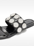 Sandalias Rasas Con Detalles Metálicos
