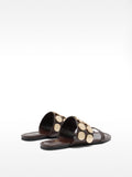 Sandalias Rasas Con Detalles Metálicos