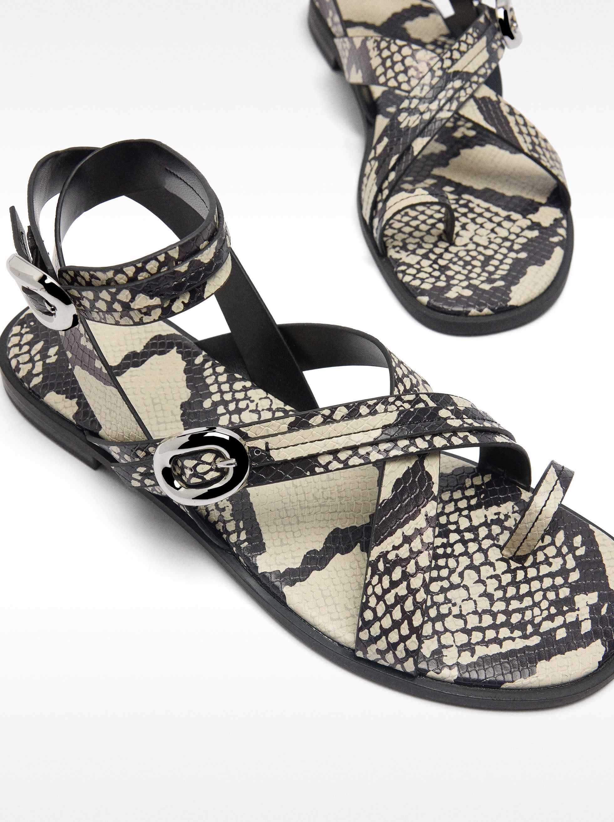 Sandalias Planas Estampado De Serpiente