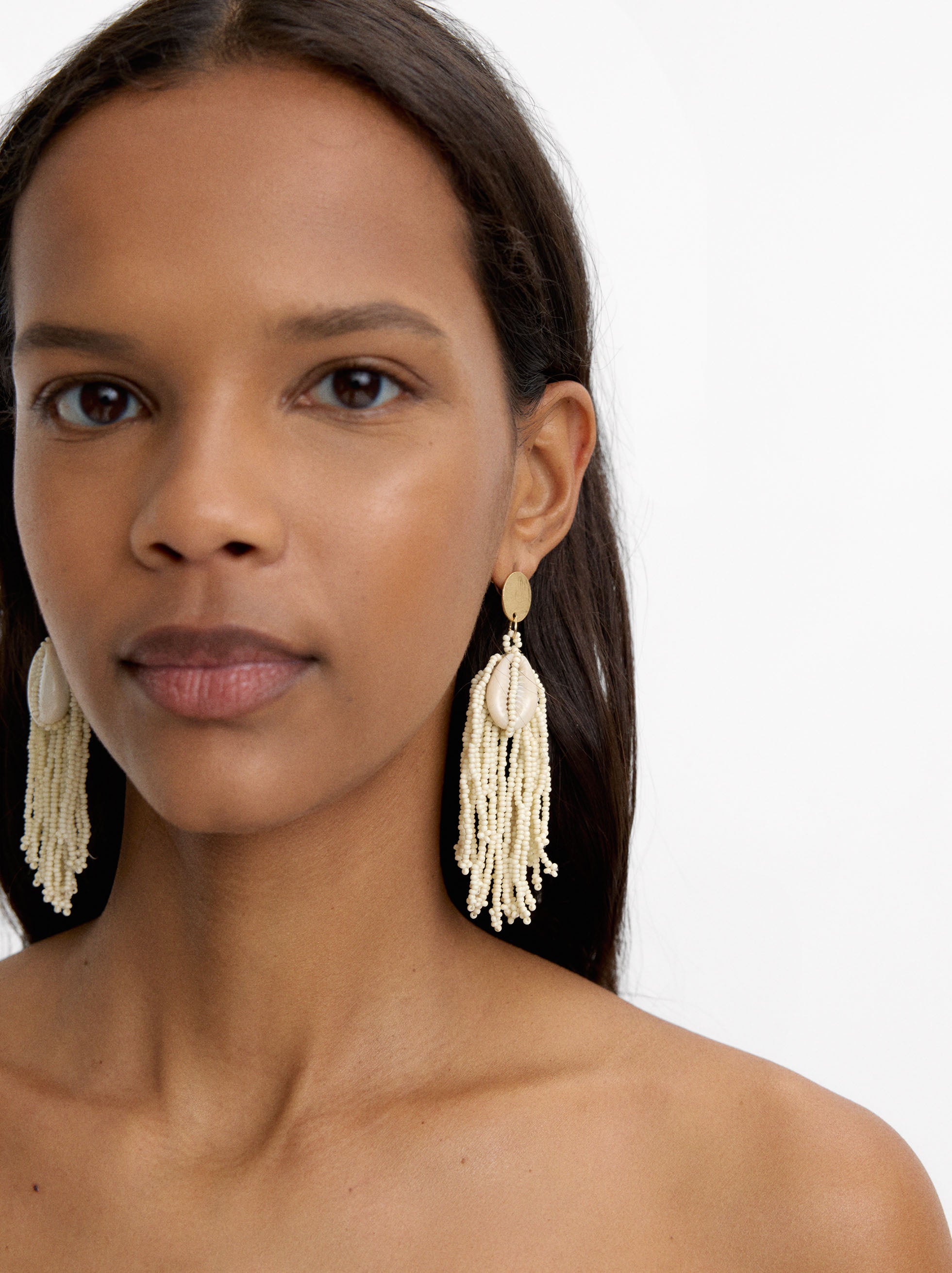 Pendientes Largos Con Cuentas Y Conchas