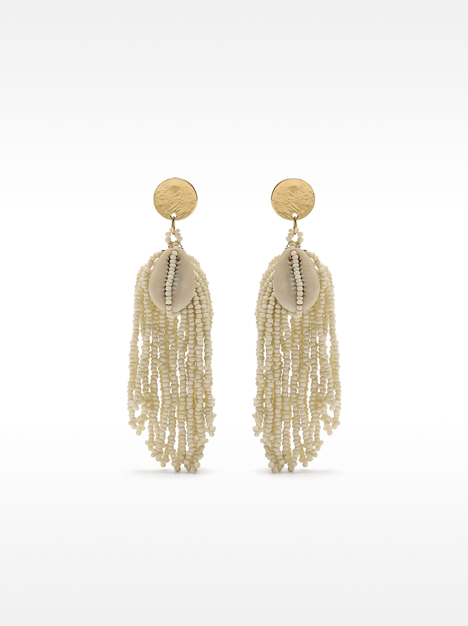 Pendientes Largos Con Cuentas Y Conchas