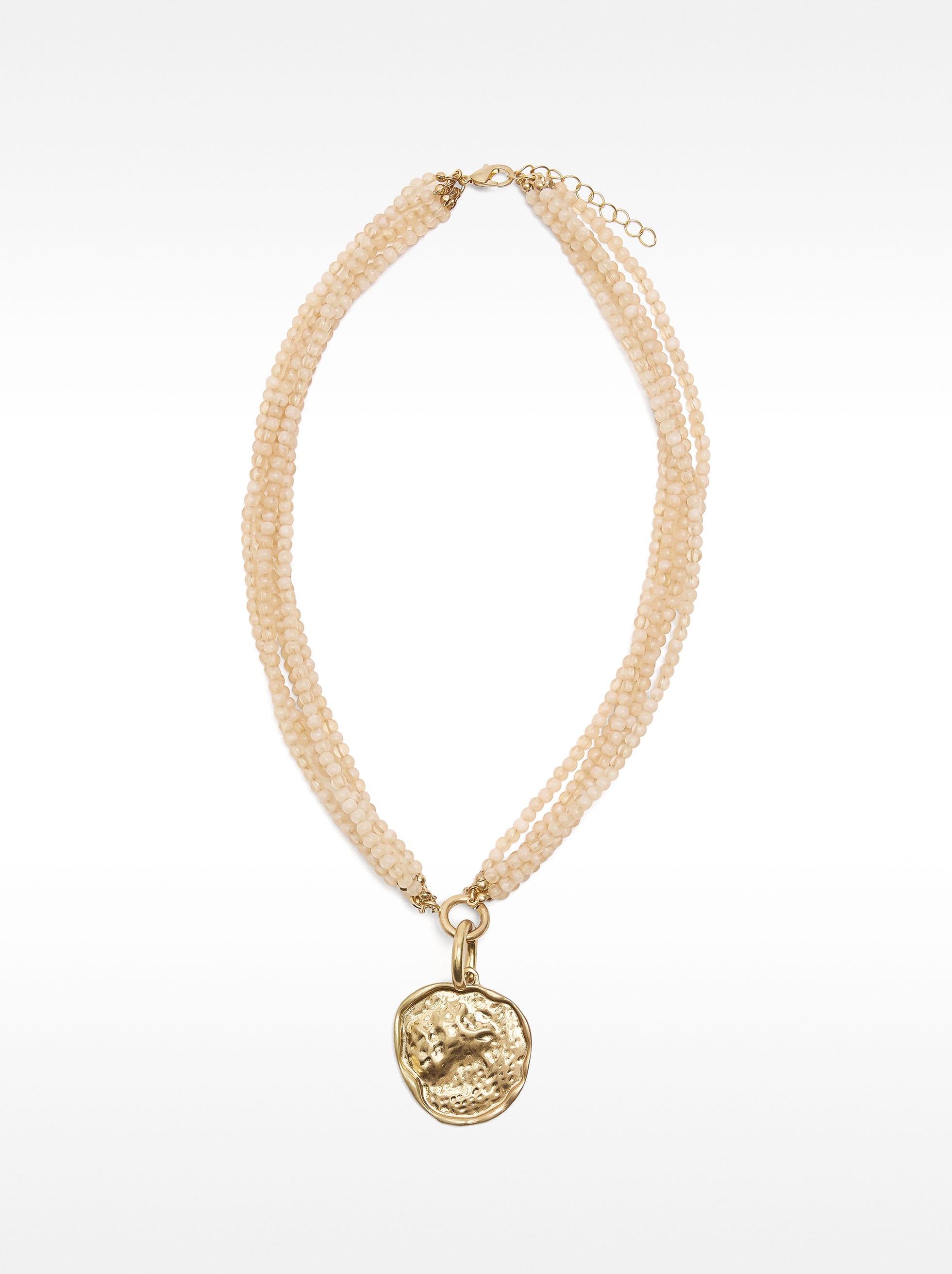 Collar Multihileras Con Medalla
