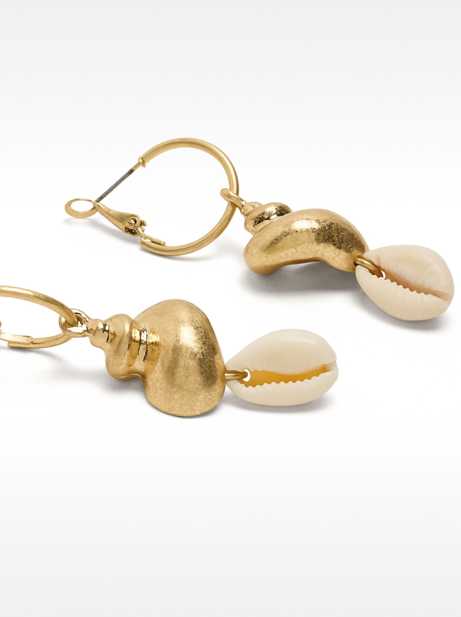 Aros Con Colgantes De Concha