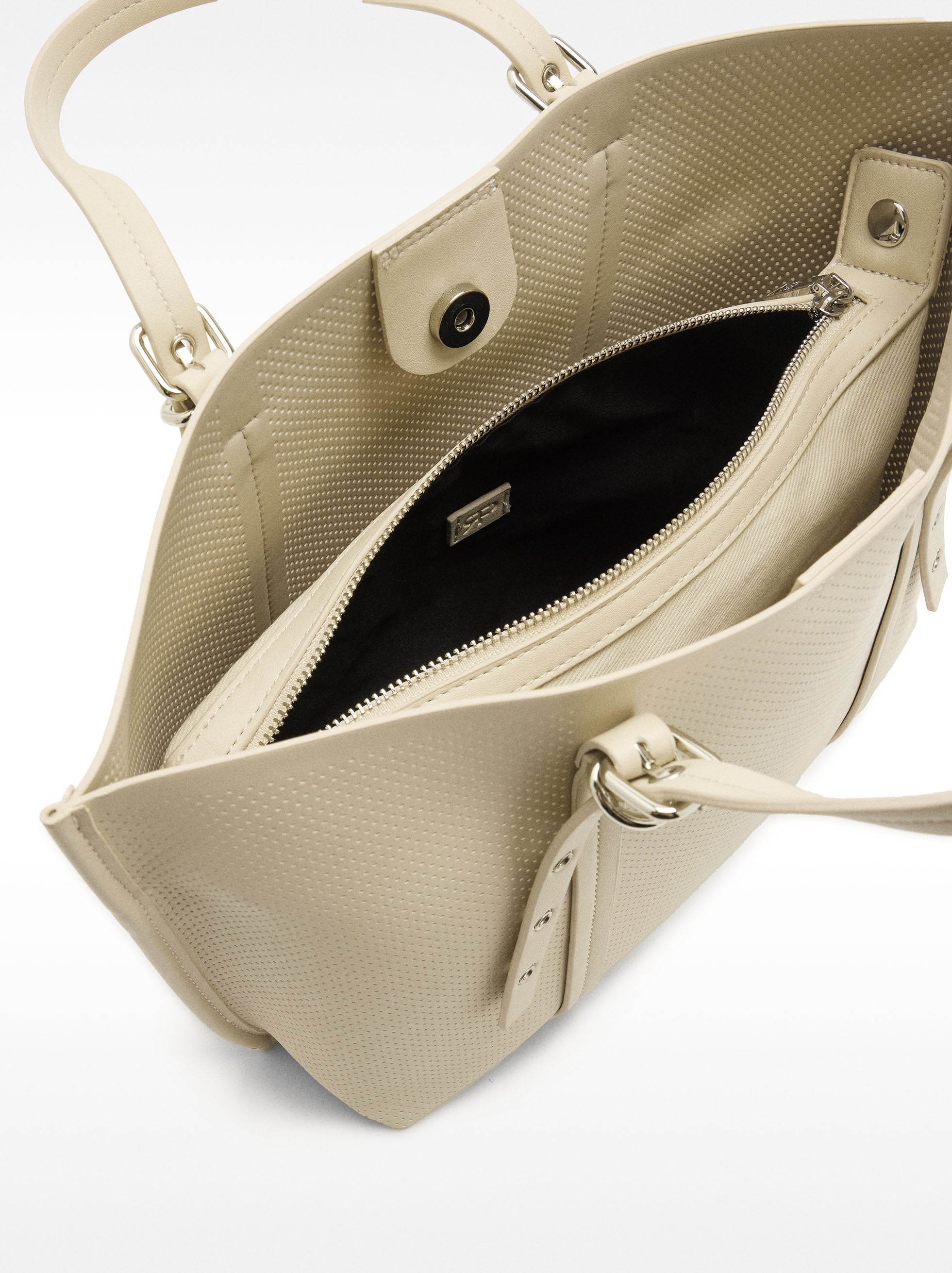 Bolso Shopper Perforado Con Bolso Extraíble