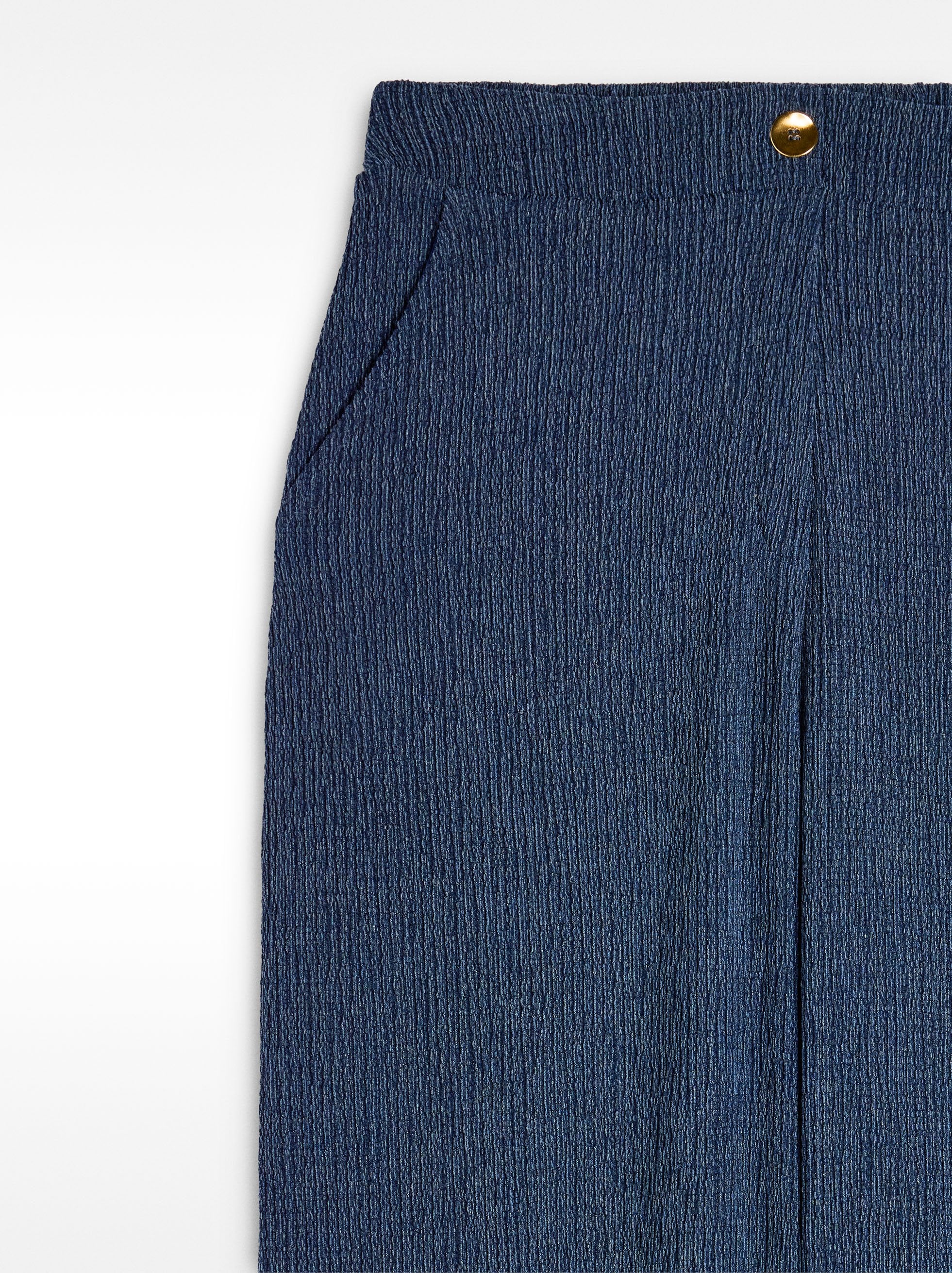 Pantalón Con Bolsillos Y Textura