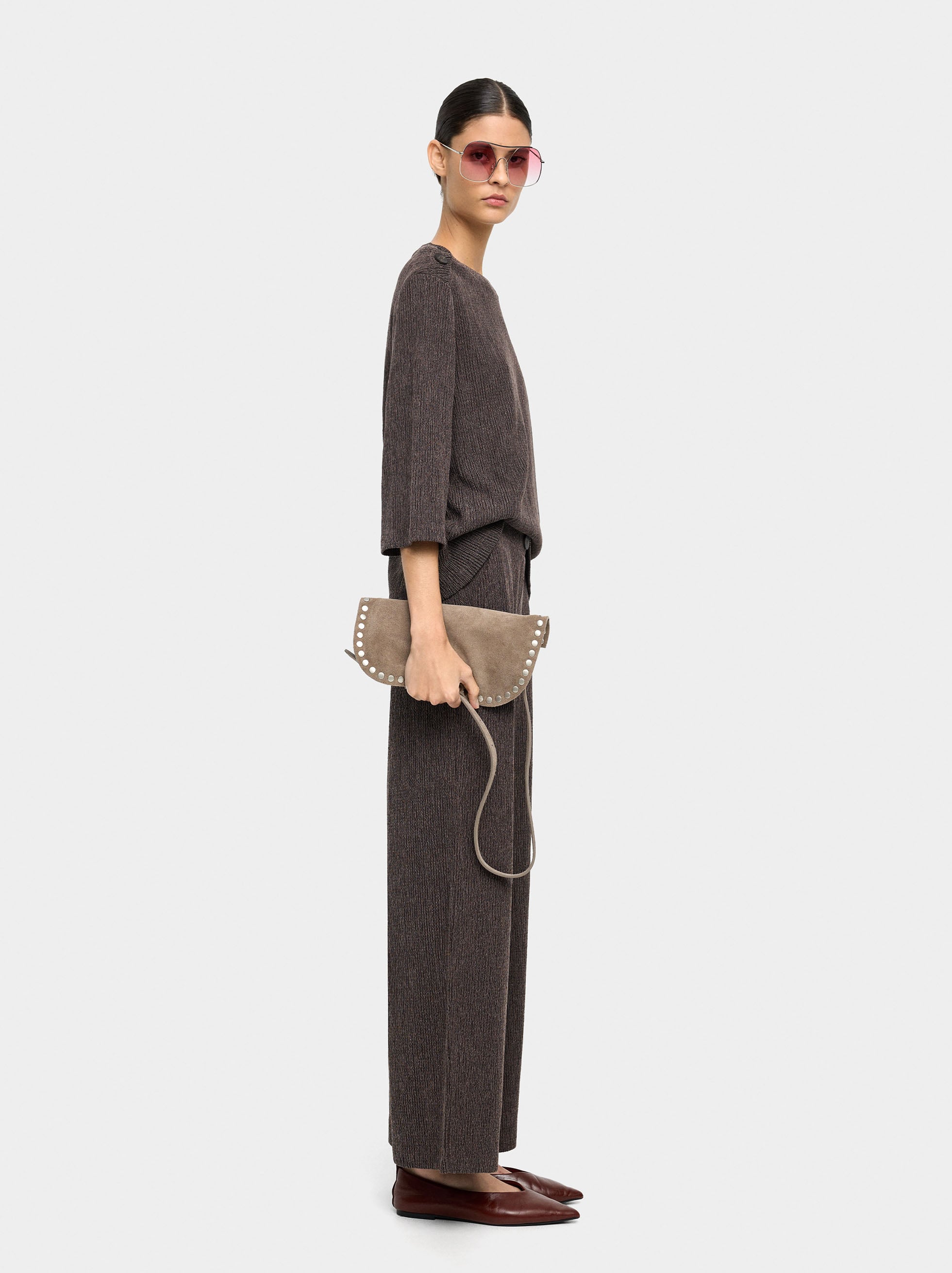 Pantalón Con Bolsillos Y Textura