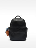 Mochila Básica Con Colgante