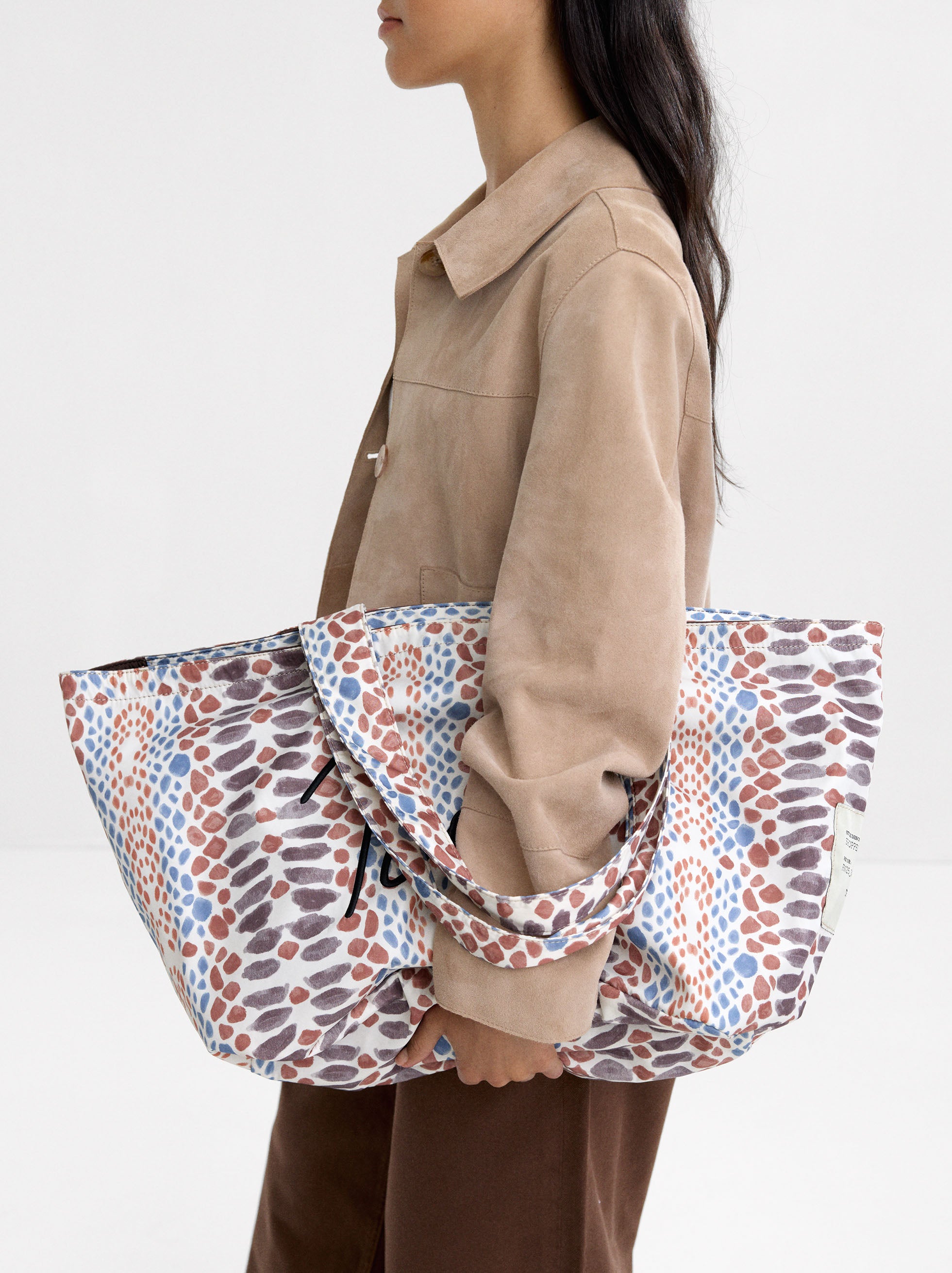 Bolso Shopper De Nylon Estampado