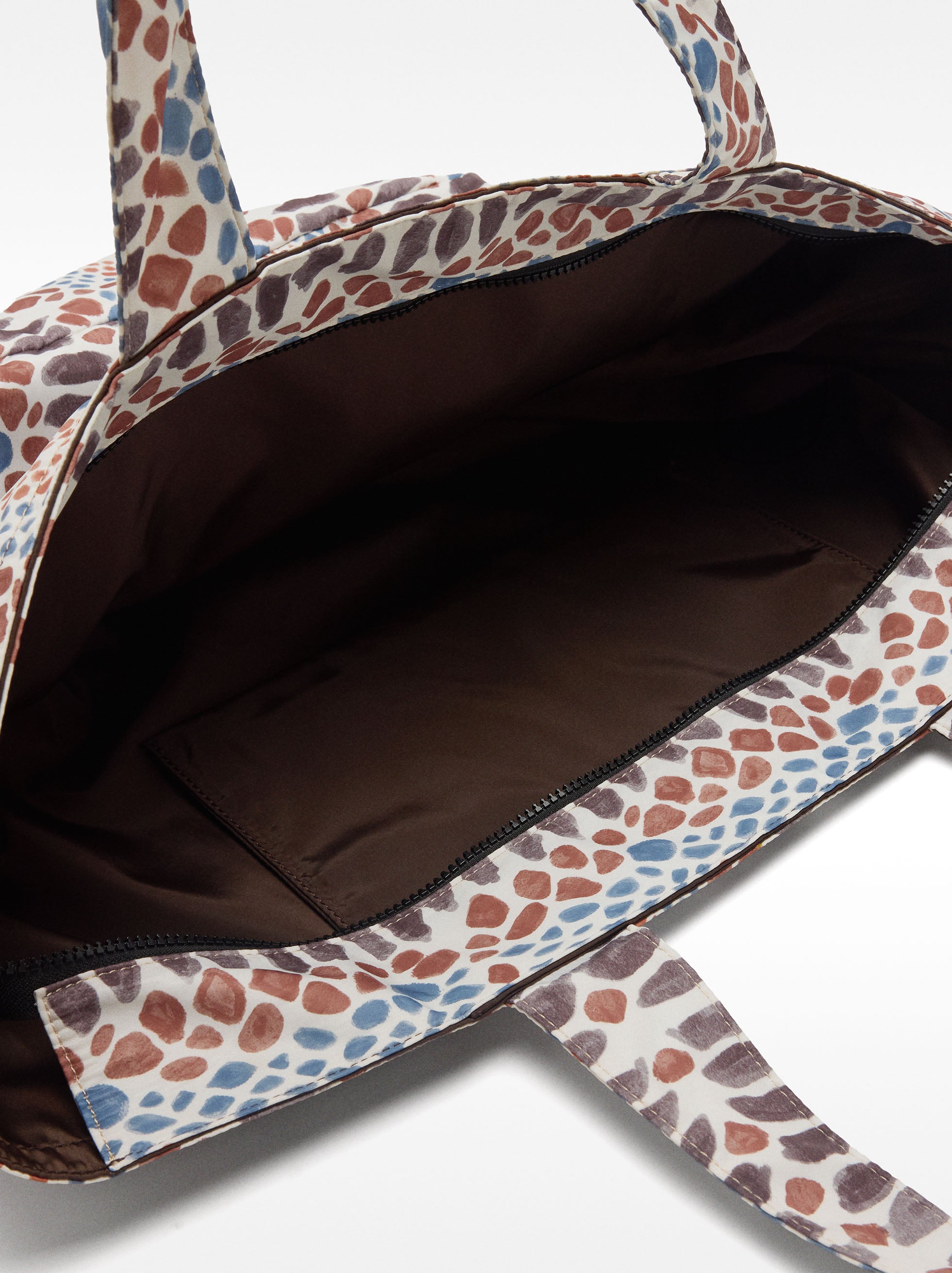 Bolso Shopper De Nylon Estampado