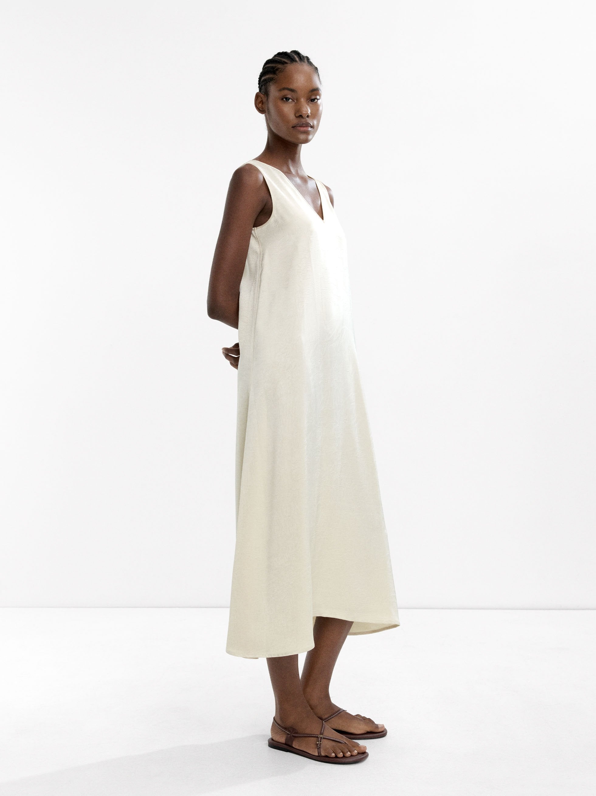 Vestido Midi Efecto Arrugado