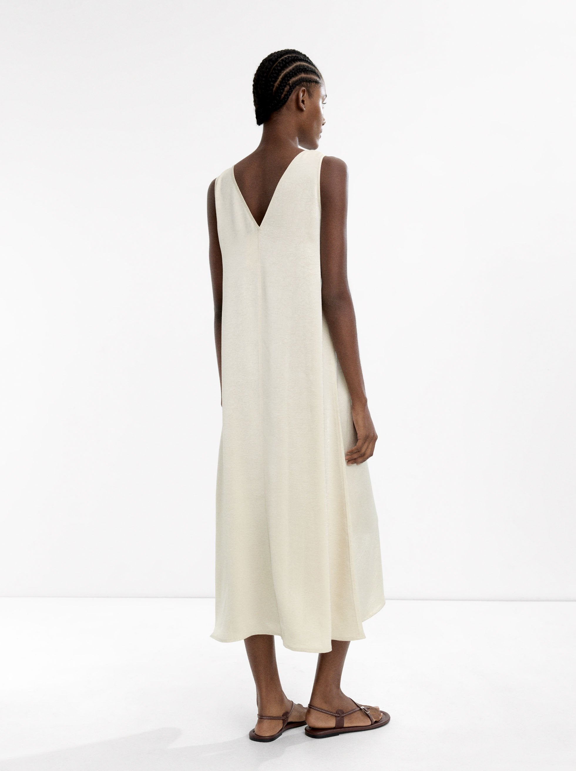 Vestido Midi Efecto Arrugado