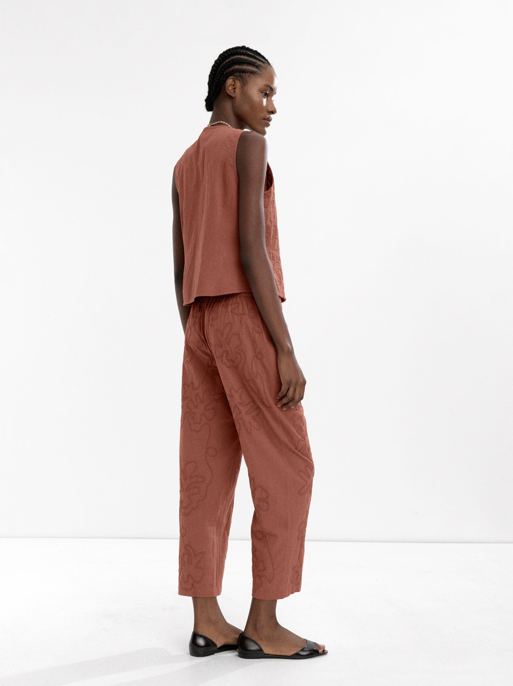 Pantalón Con Bordados 100% Algodón