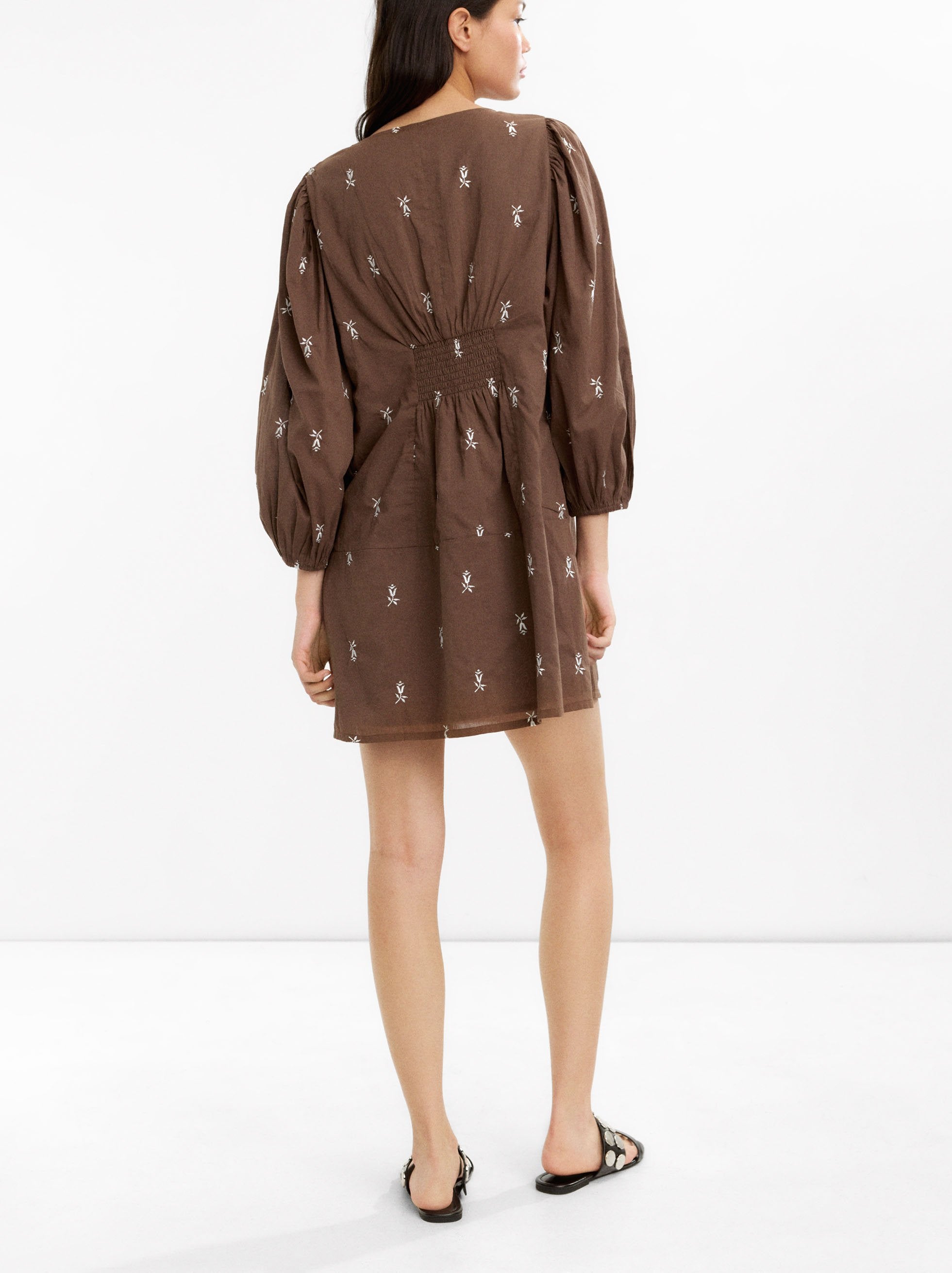 Vestido Corto Con Bordados 100% Algodón