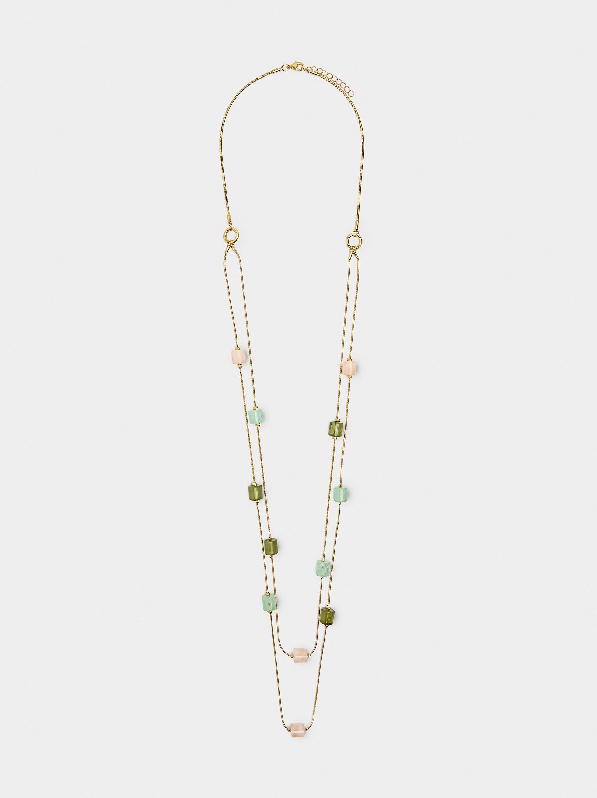 Collar Con Detalles De Resina