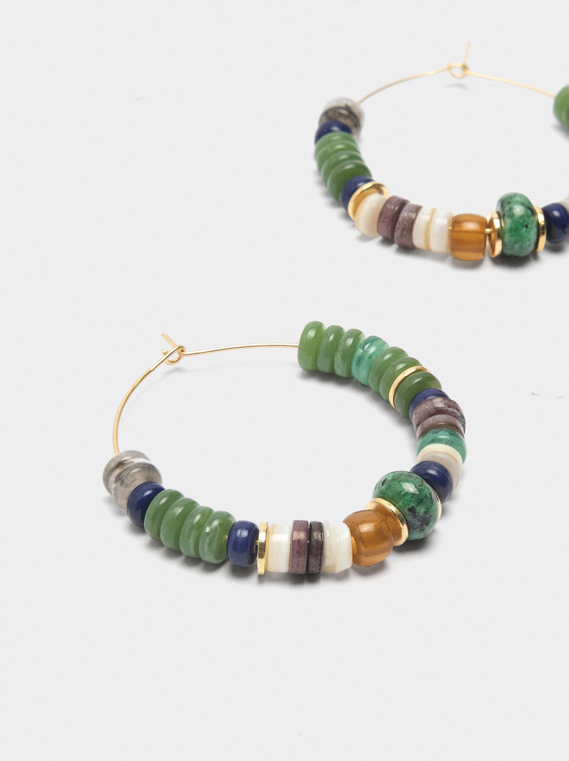 Aros Con Cuentas De Piedra Y Resina