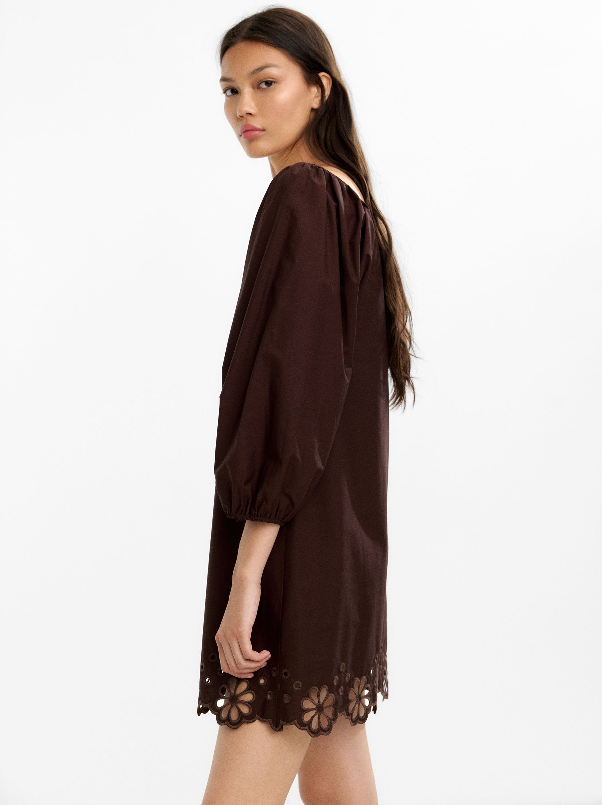 Vestido Corto Con Bordados 100% Algodón