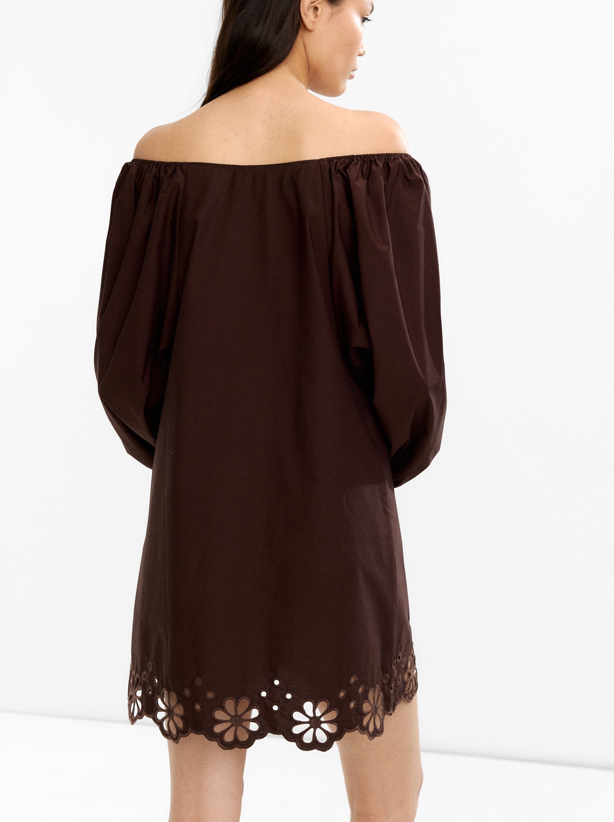 Vestido Corto Con Bordados 100% Algodón