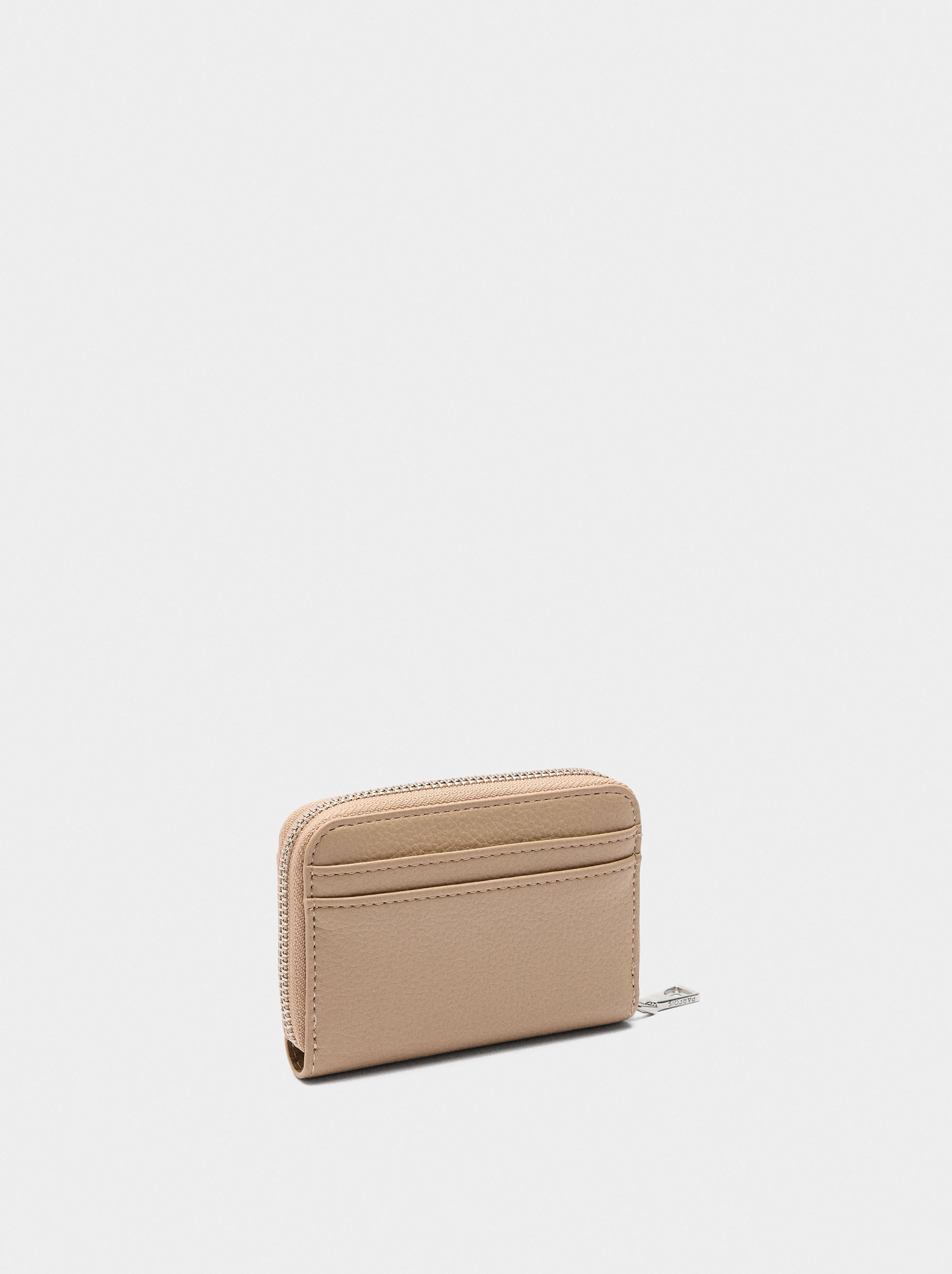 Cartera Básica Con Textura