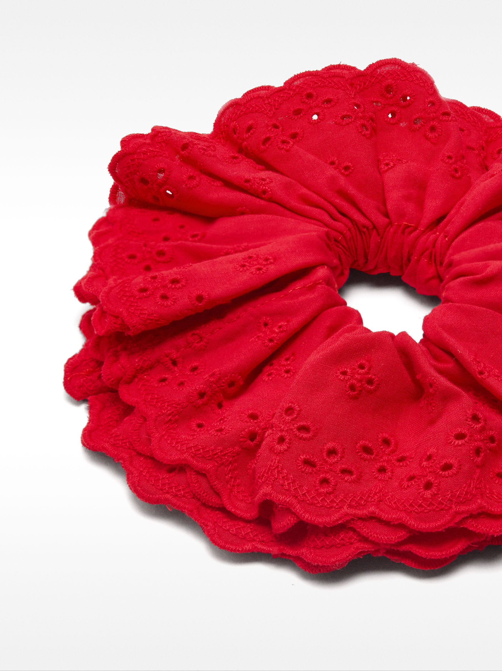 Coletero De Pelo Con Bordado Perforado