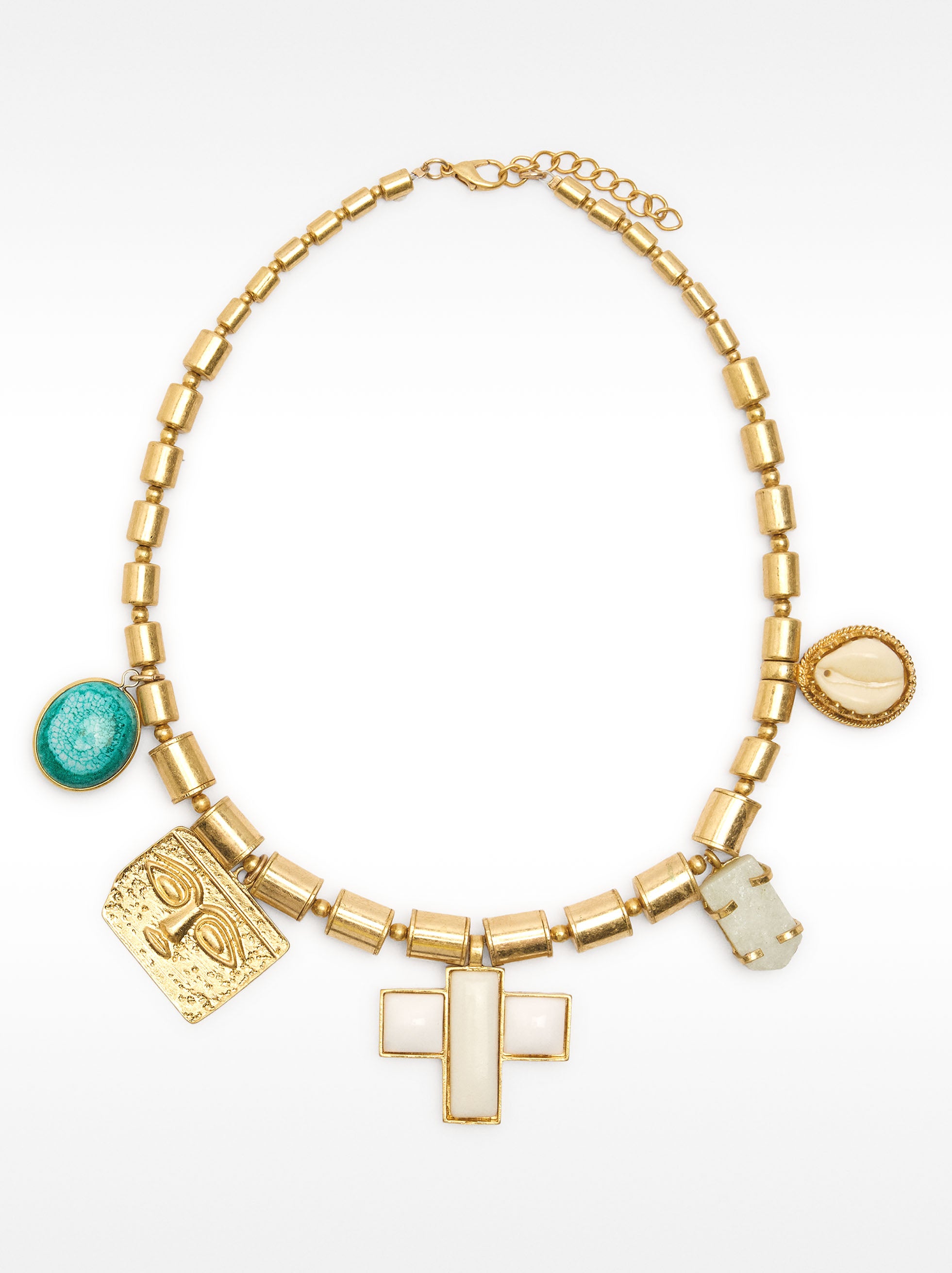 Collar Corto Con Colgantes Multiformas