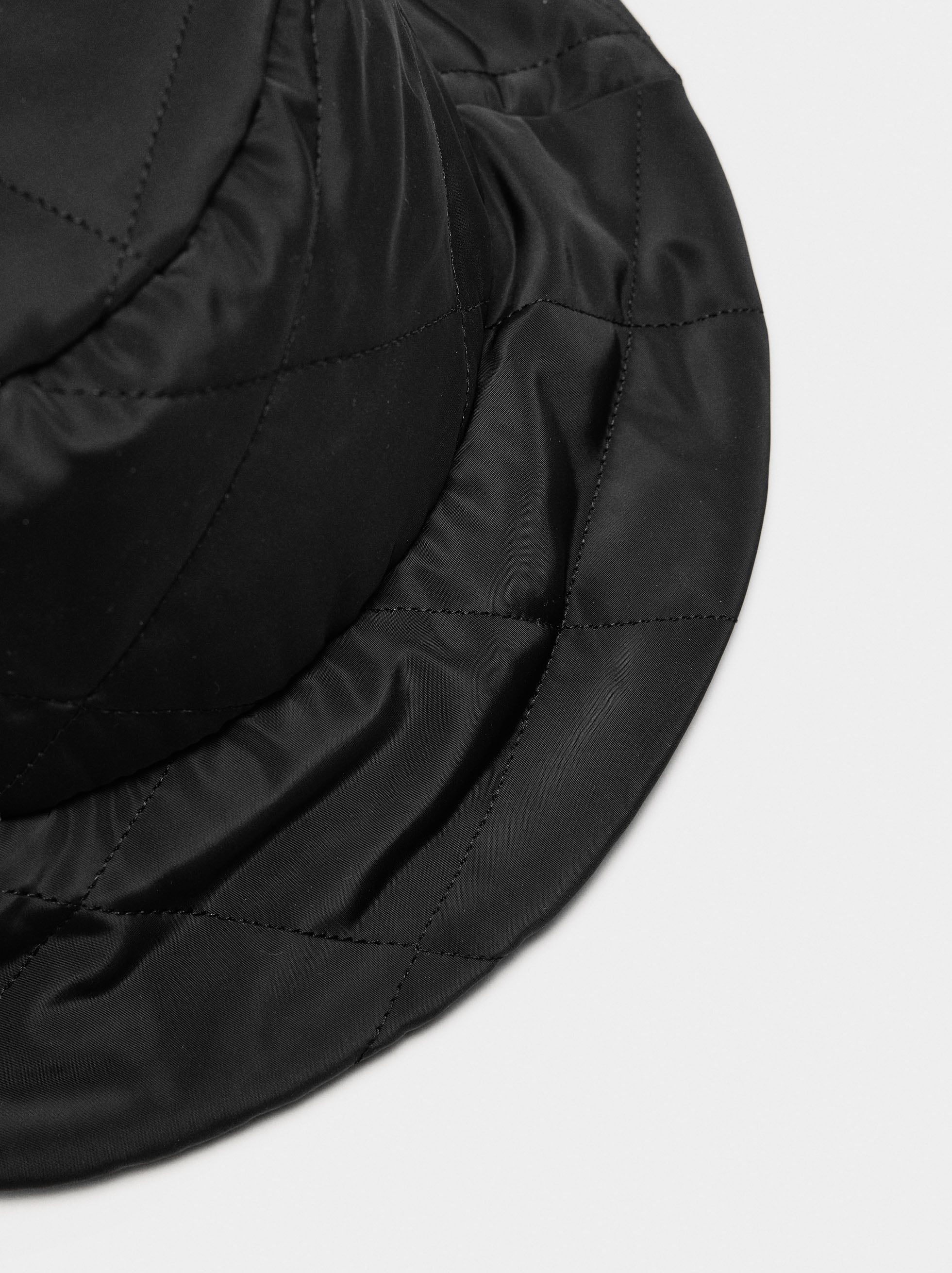 Gorro Bucket Acolchado De Nylon