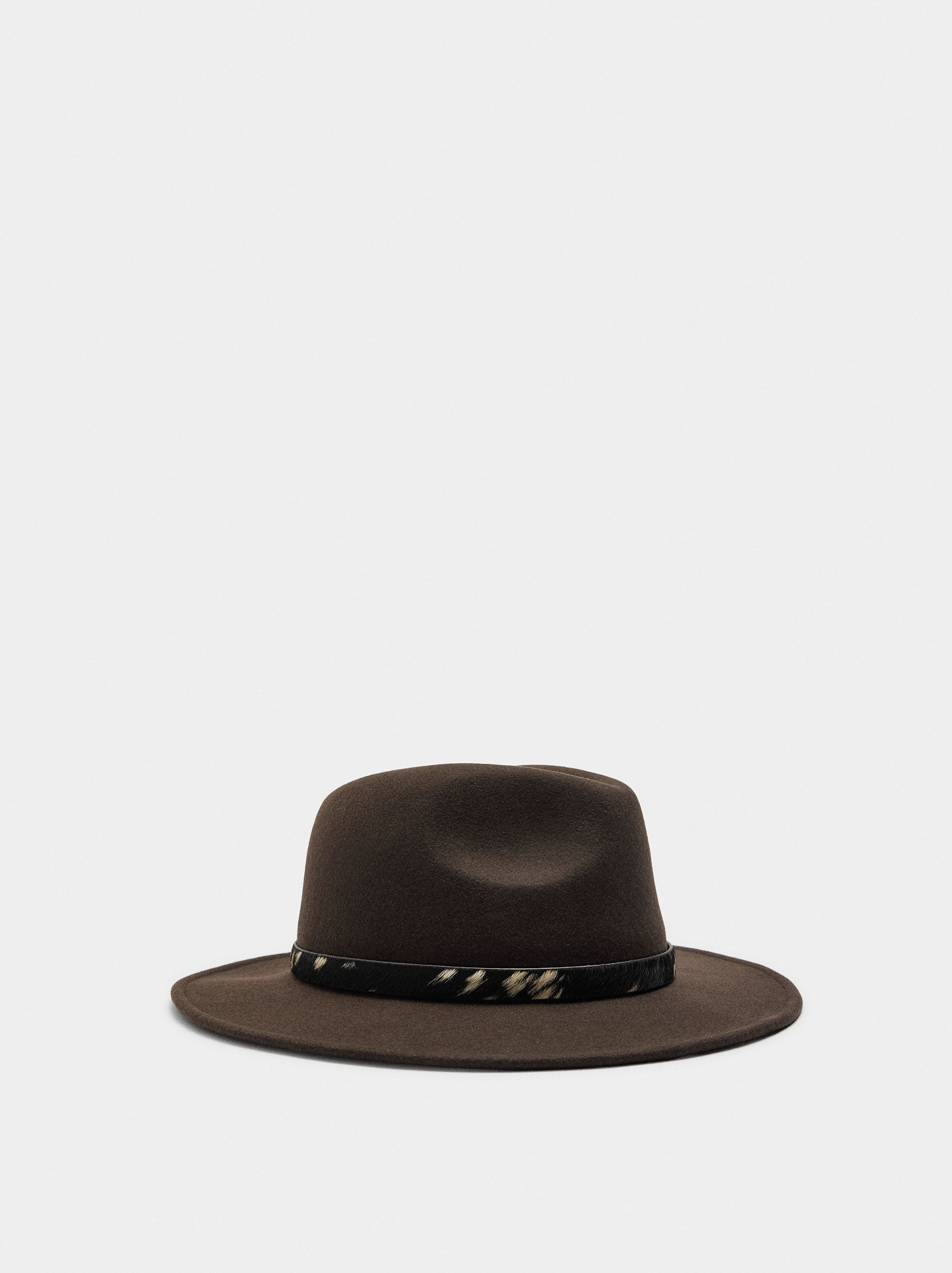 Sombrero De Lana Con Cinturón De Piel