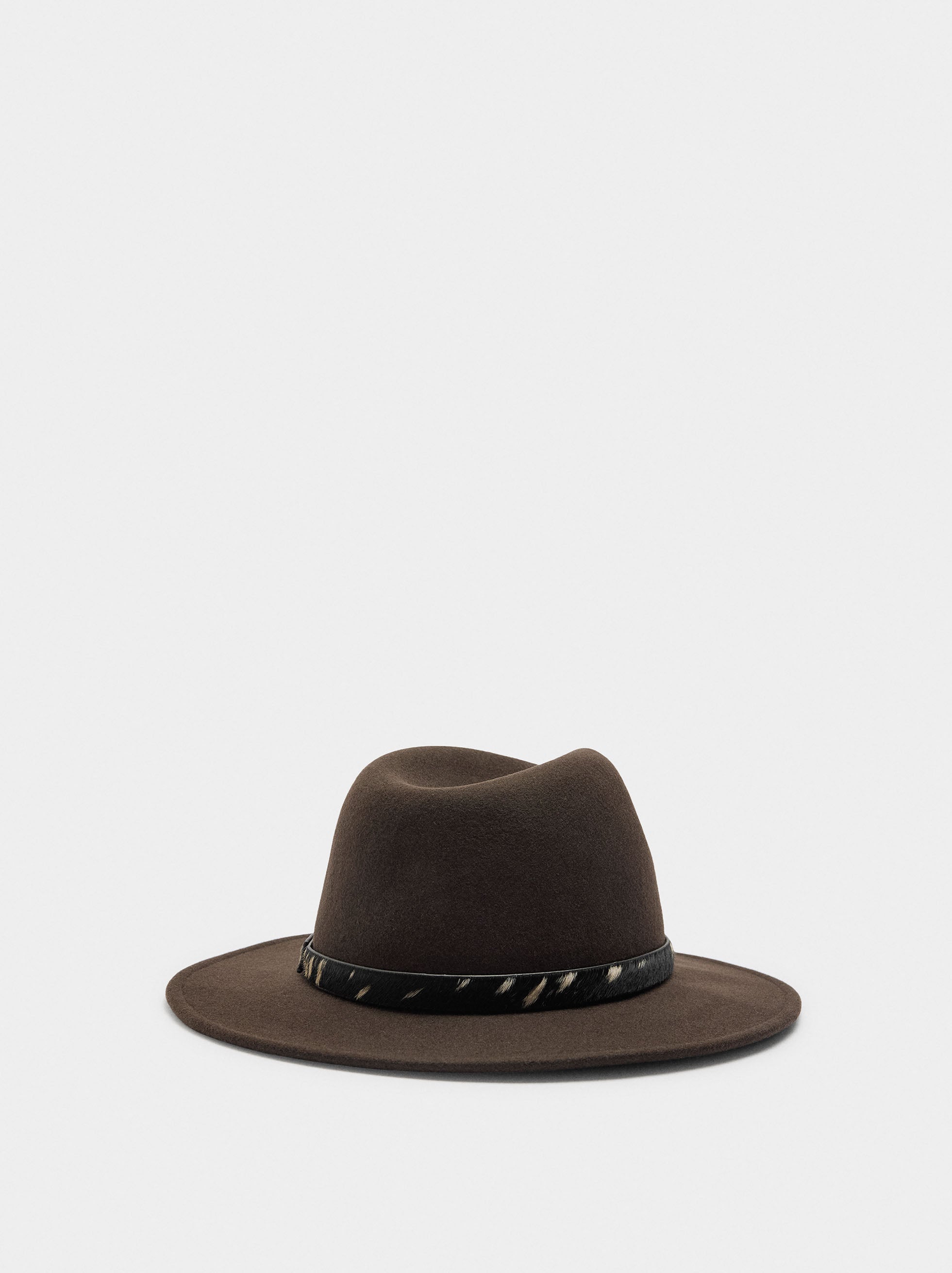 Sombrero De Lana Con Cinturón De Piel