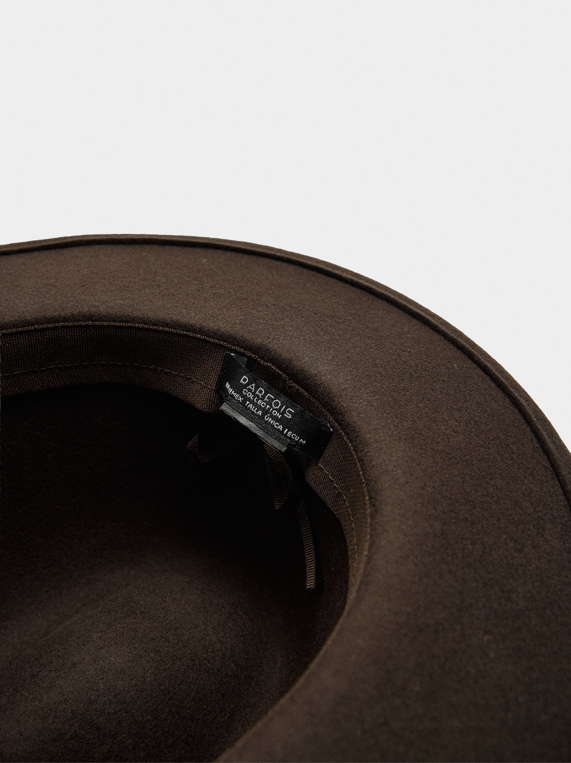 Sombrero De Lana Con Cinturón De Piel