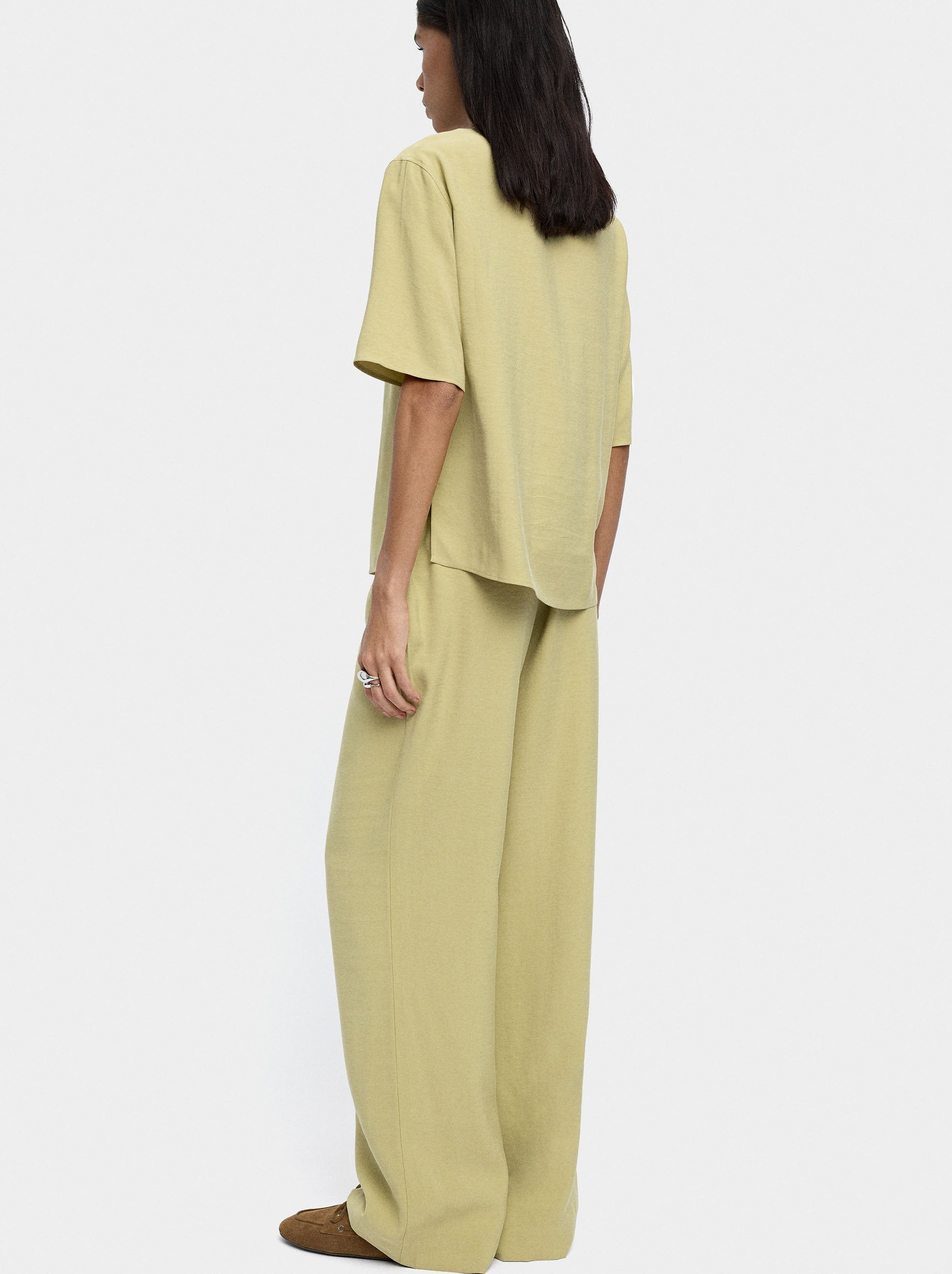 Pantalón Fluido Con Cintura Elástica